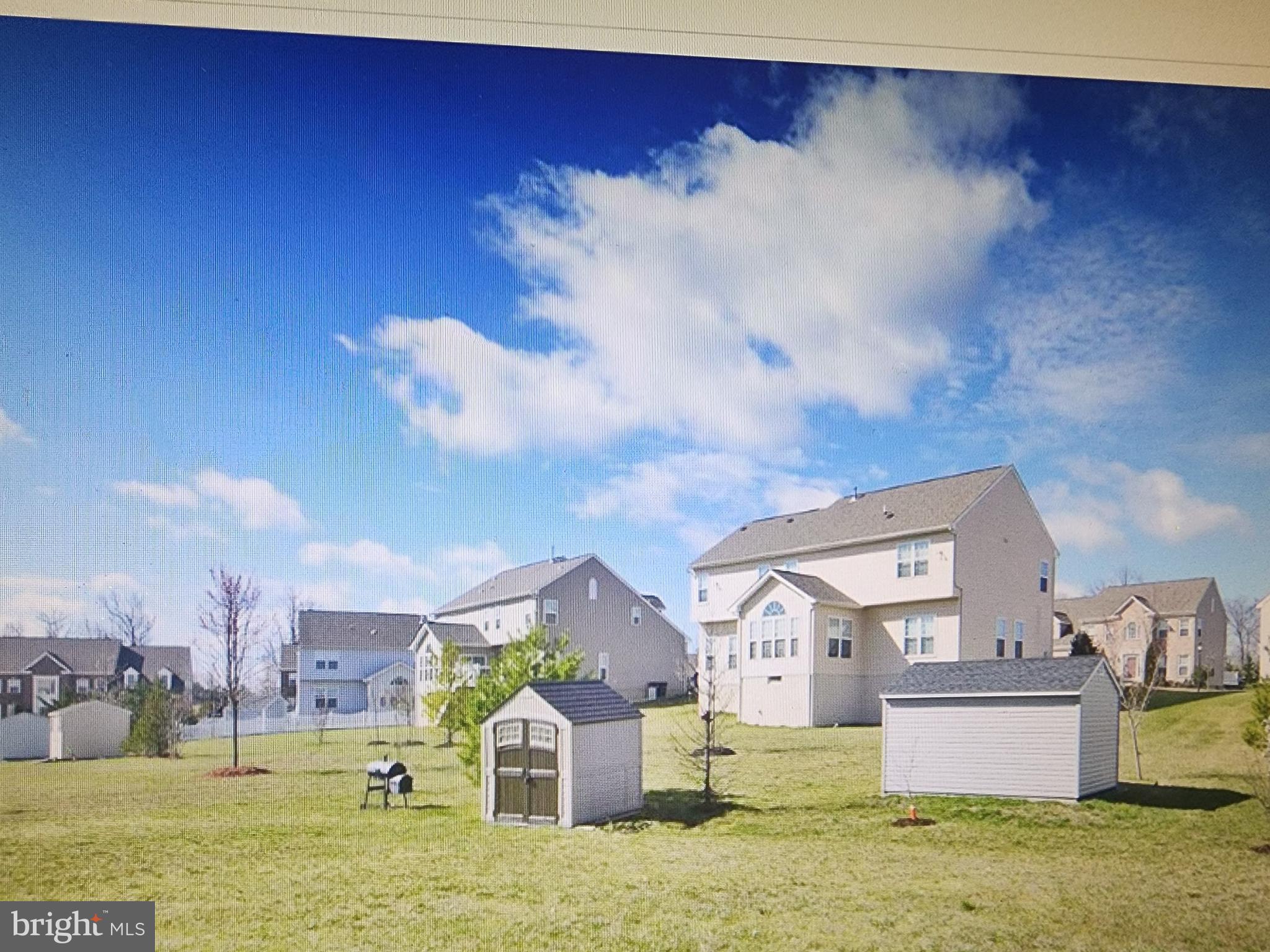 EQUESTRIAN ESTATES - Residential