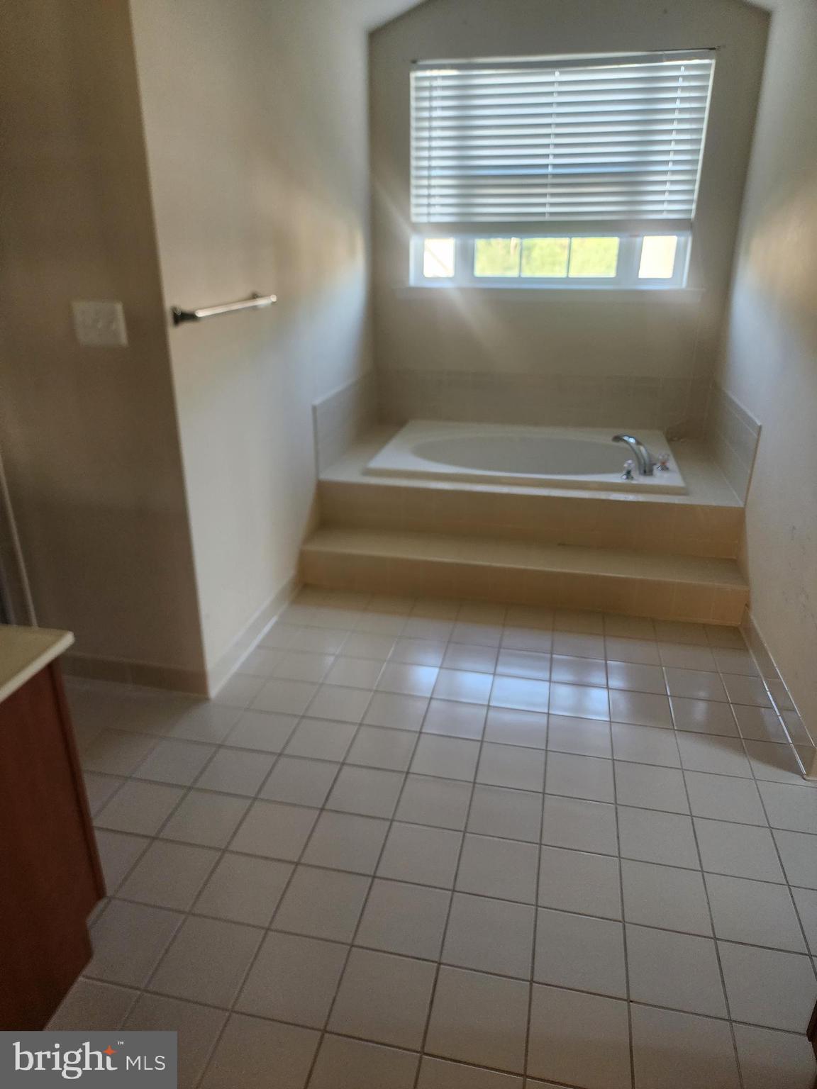 EQUESTRIAN ESTATES - Residential