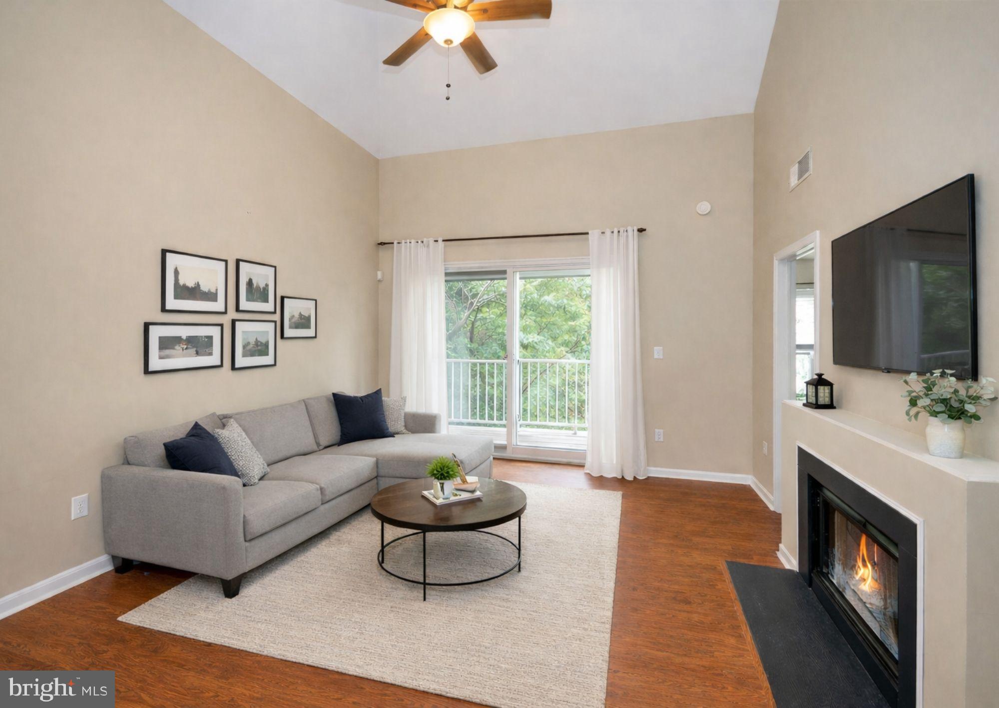 1067 GARDENVIEW LOOP 302