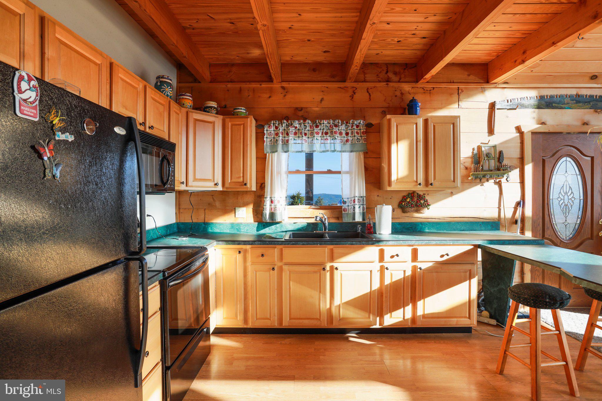 APPLEFIELDS OF HEAVEN - Residential