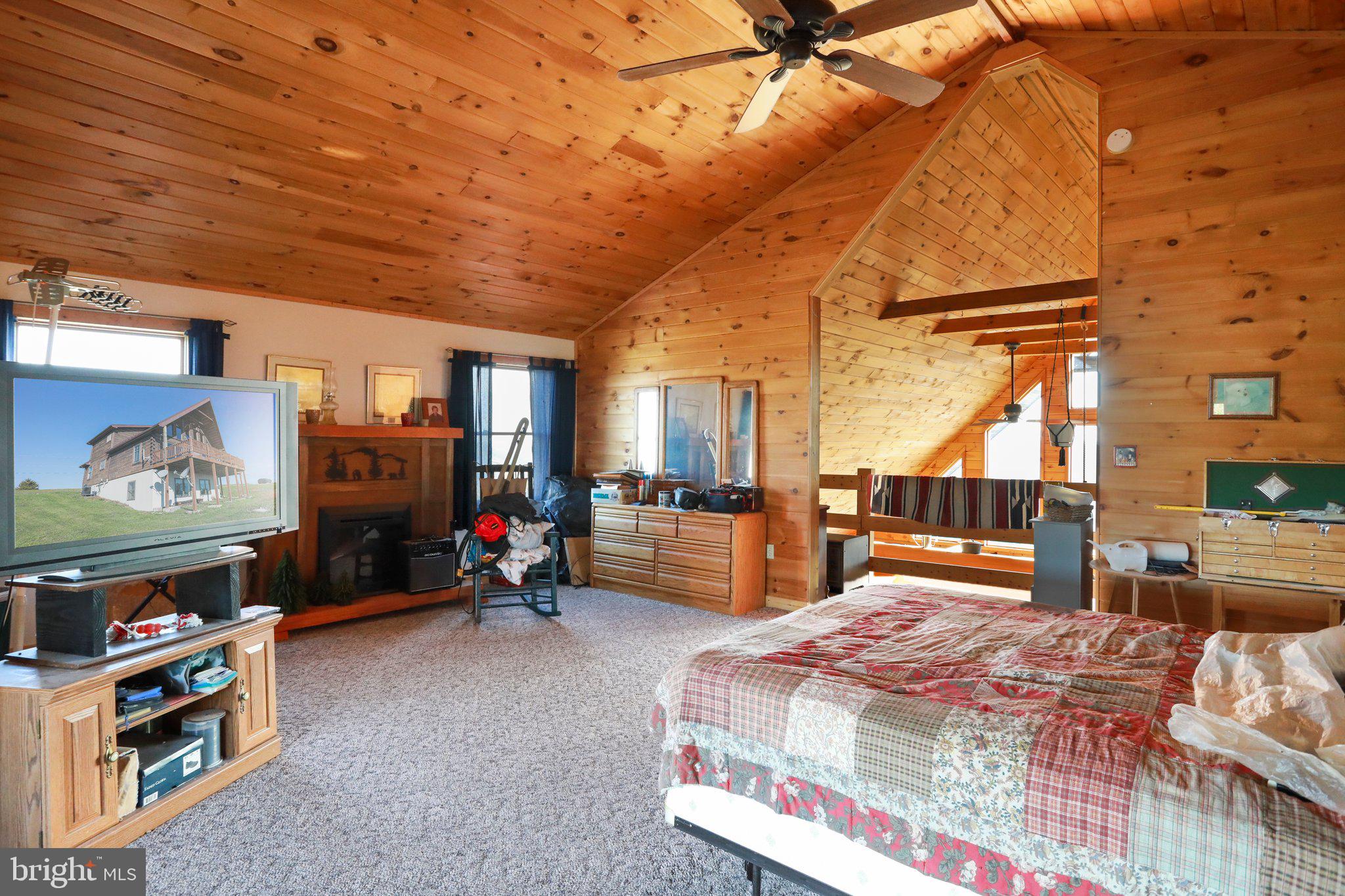 APPLEFIELDS OF HEAVEN - Residential