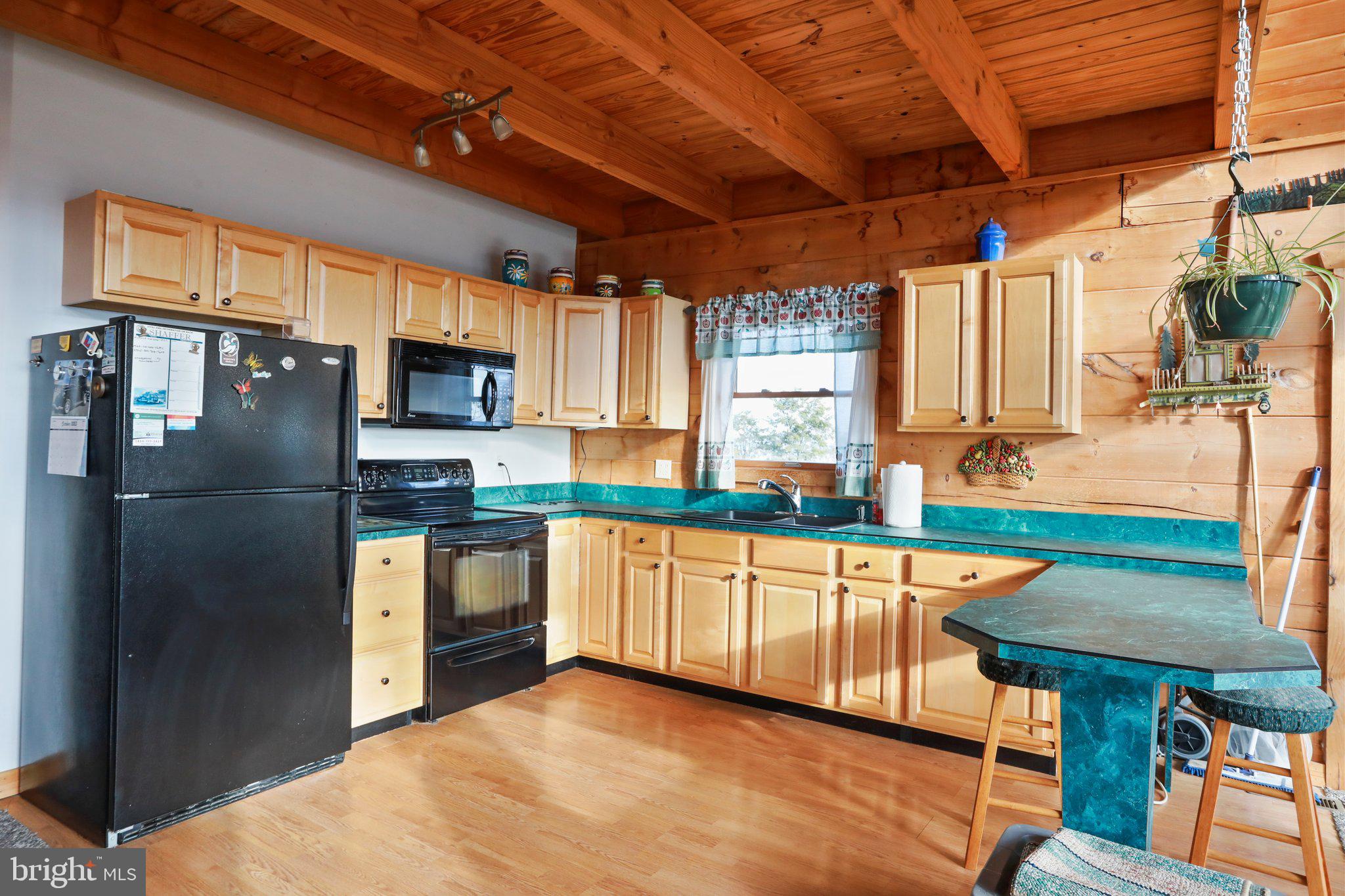 APPLEFIELDS OF HEAVEN - Residential