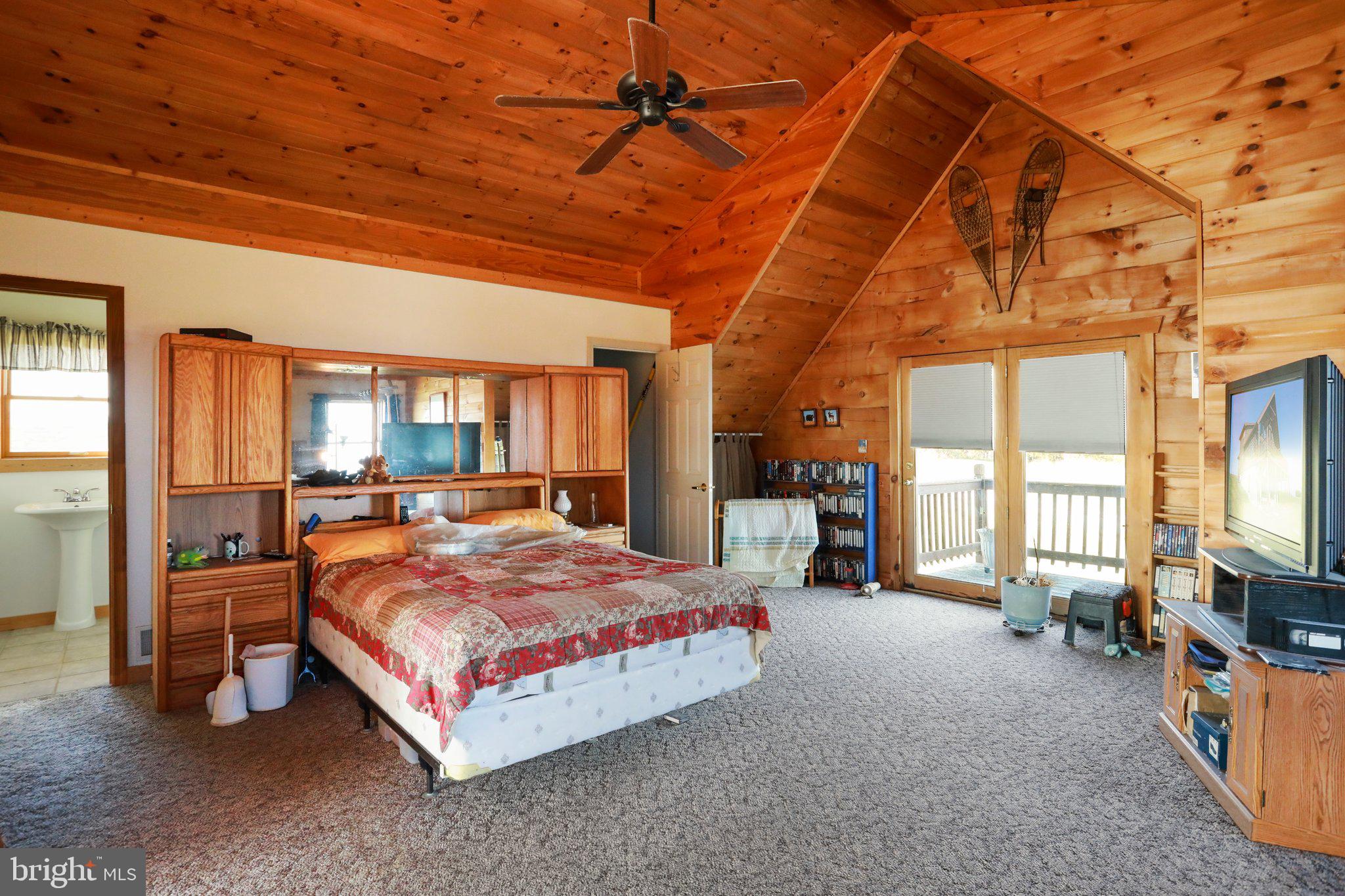 APPLEFIELDS OF HEAVEN - Residential