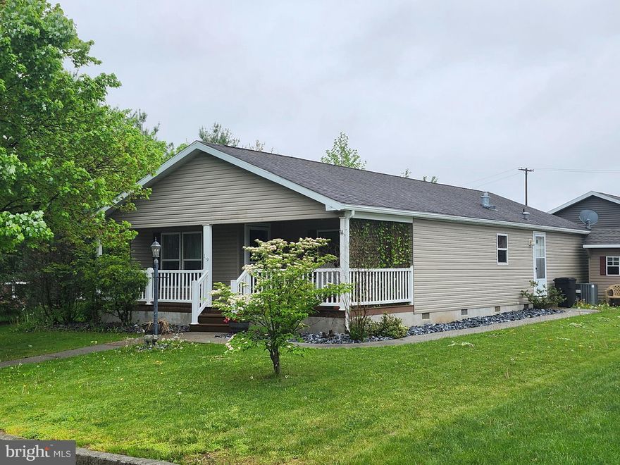 Suburban setting yet in town is where you will find this lovely Ranch home. Recently upgraded with all new kitchen appliances and HVAC system and ready to move right in!