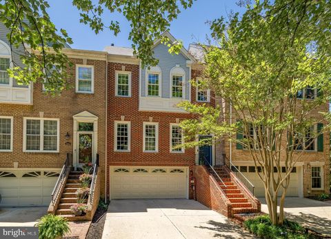Townhouse For Sale - 8926 2nd Avenue<br/> SILVER SPRING, MD 20910