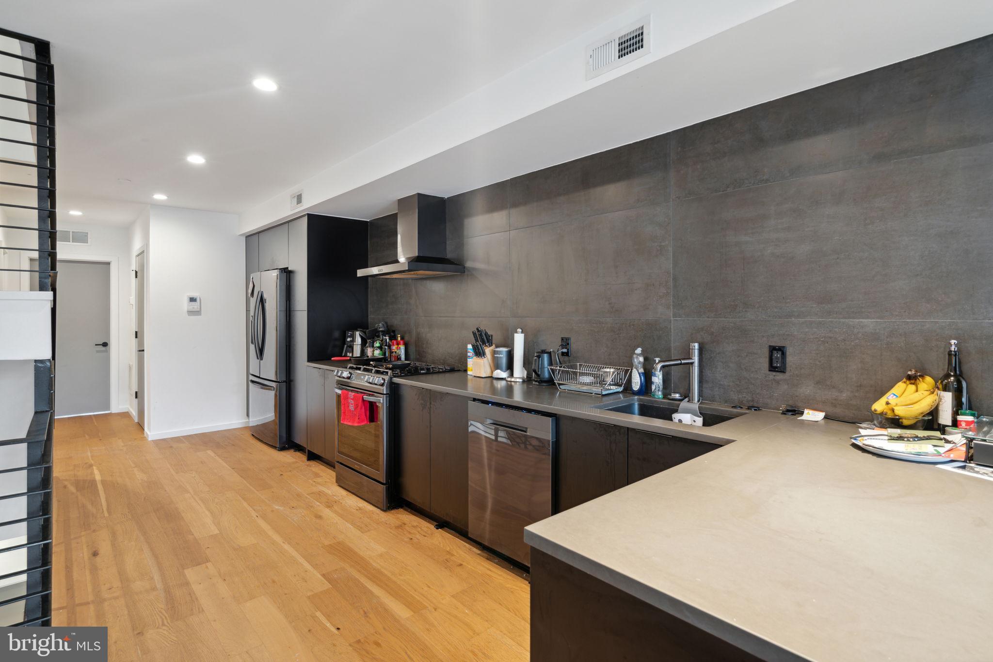 GRADUATE HOSPITAL - Residential Income