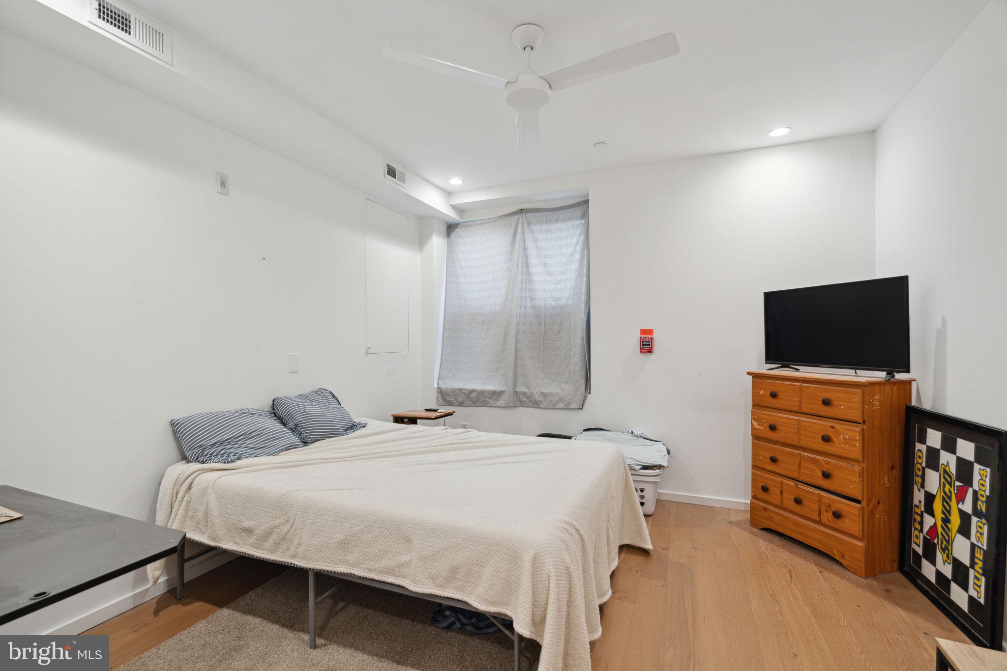 GRADUATE HOSPITAL - Residential Income