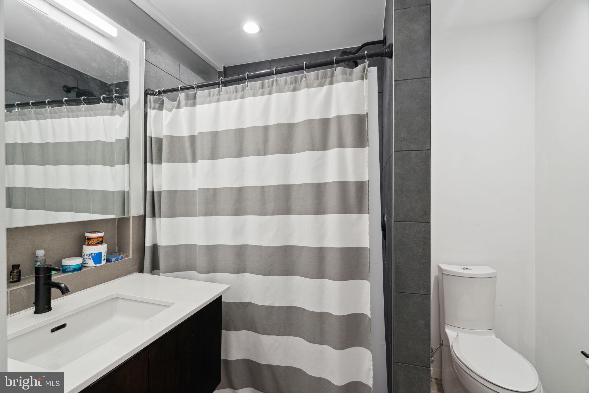 GRADUATE HOSPITAL - Residential Income