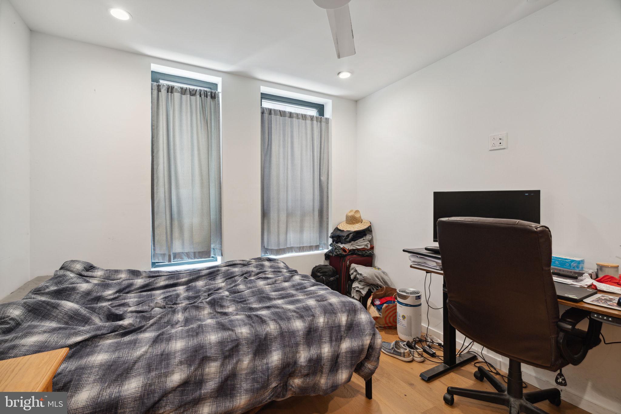 GRADUATE HOSPITAL - Residential Income