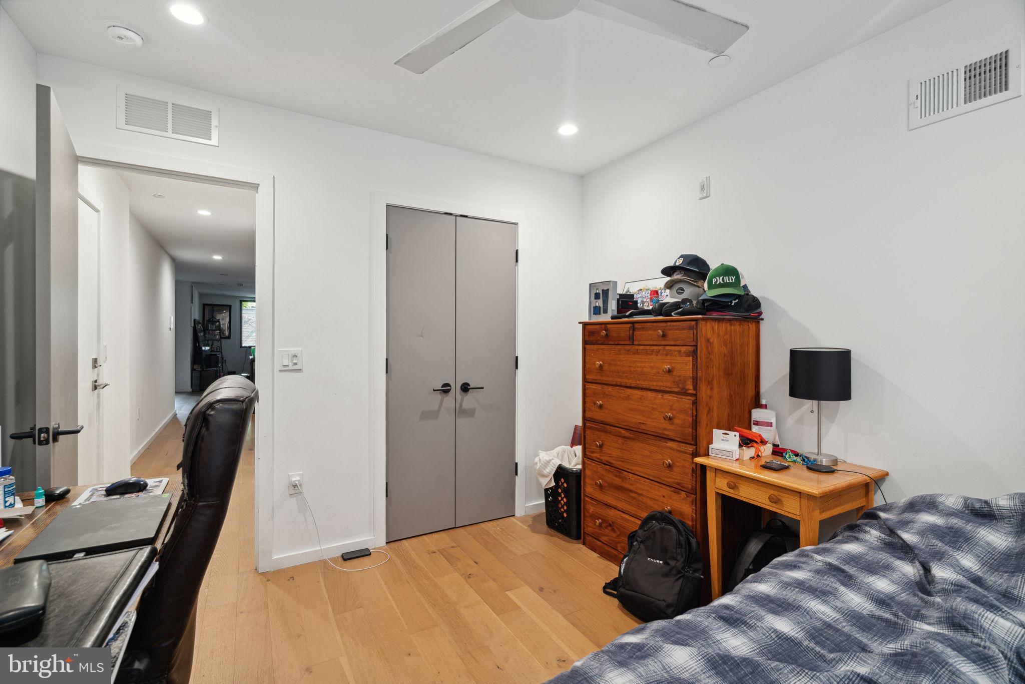 GRADUATE HOSPITAL - Residential Income