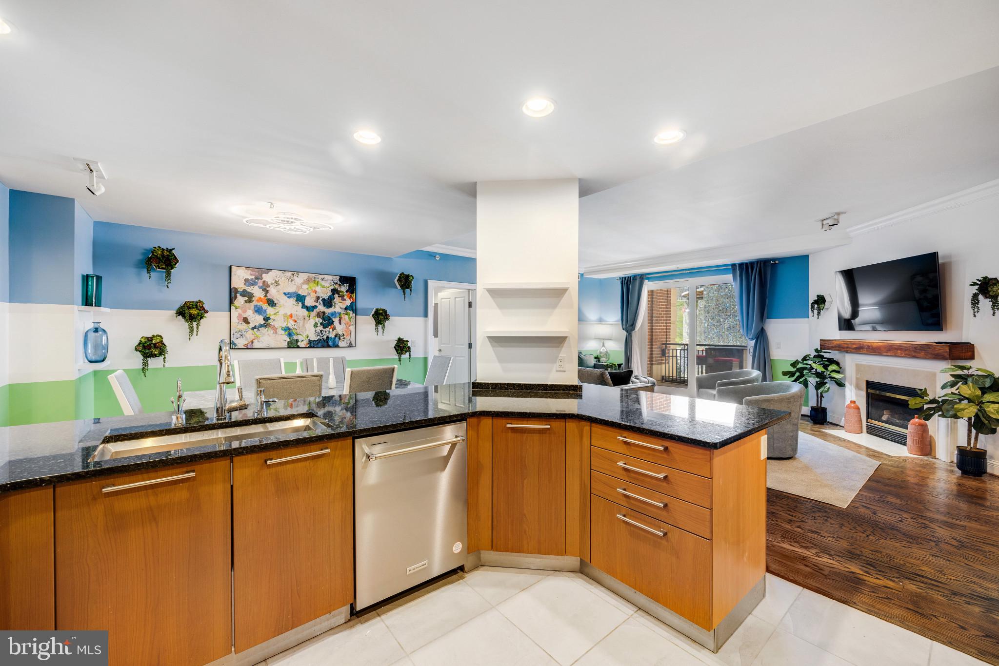 THE RITZ-CARLTON RESIDENCES - Residential