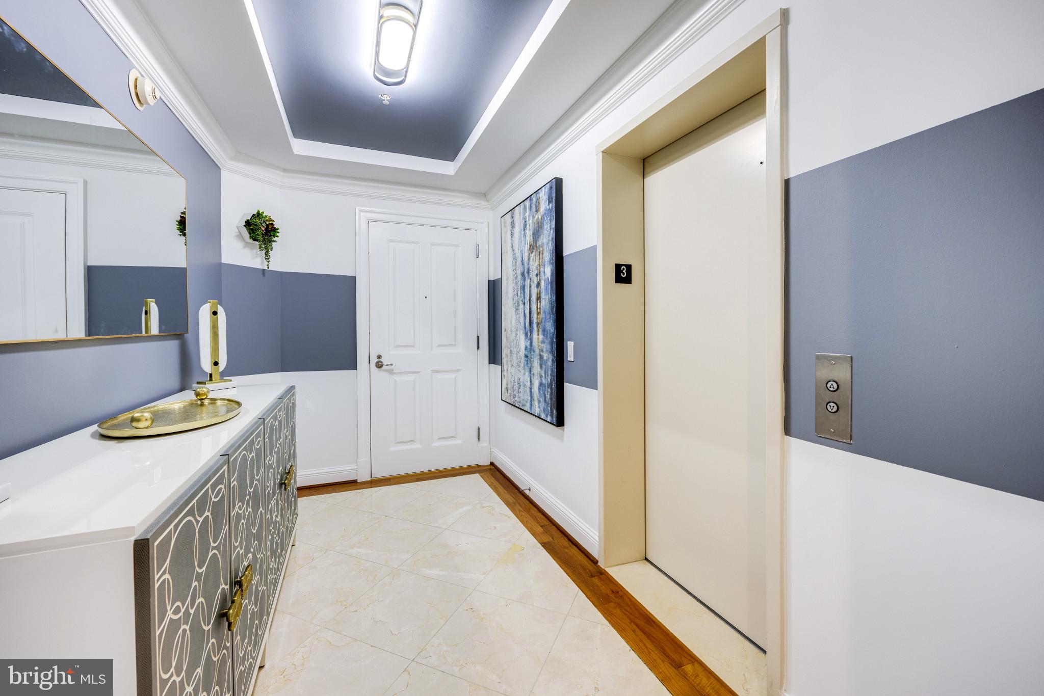 THE RITZ-CARLTON RESIDENCES - Residential