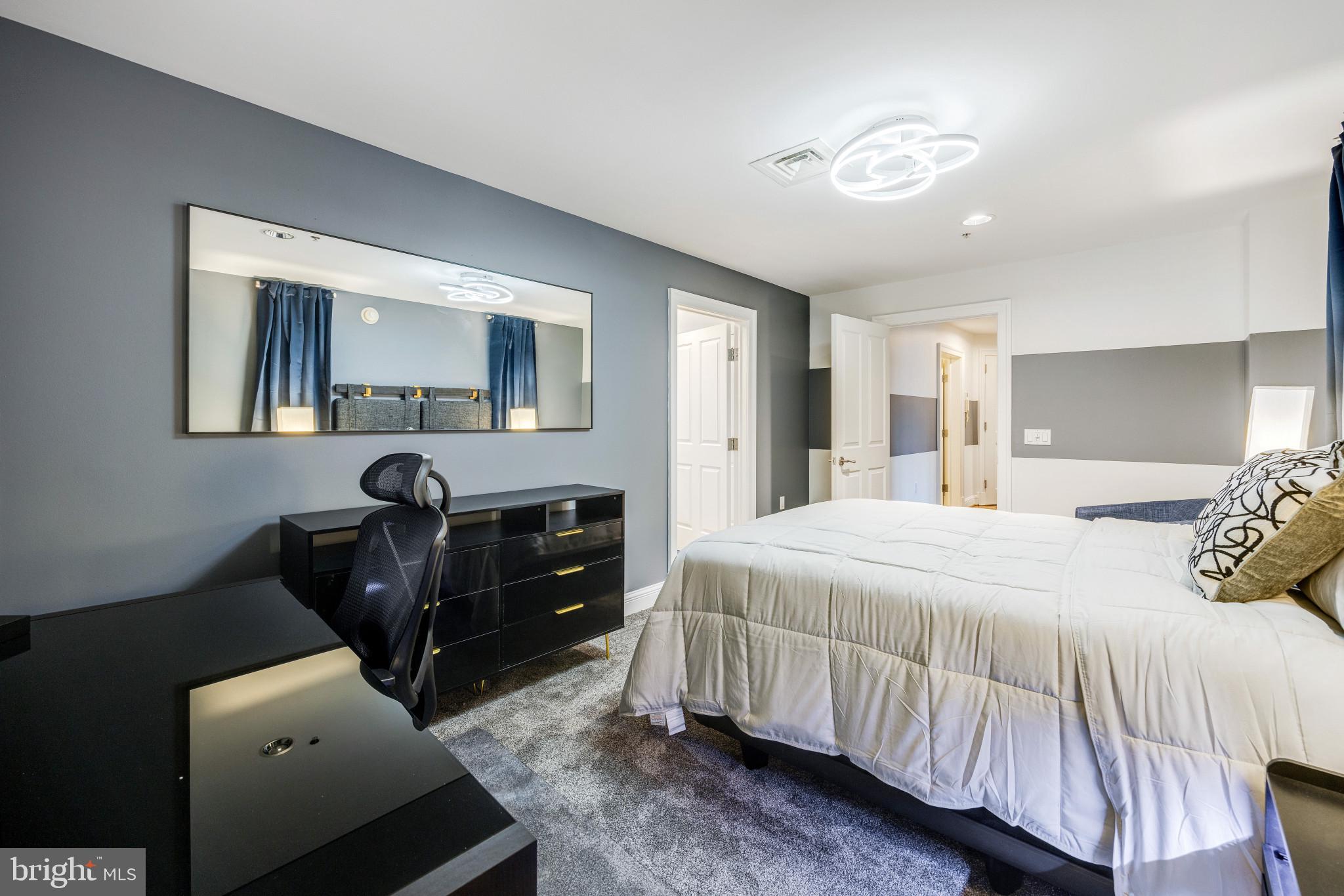 THE RITZ-CARLTON RESIDENCES - Residential