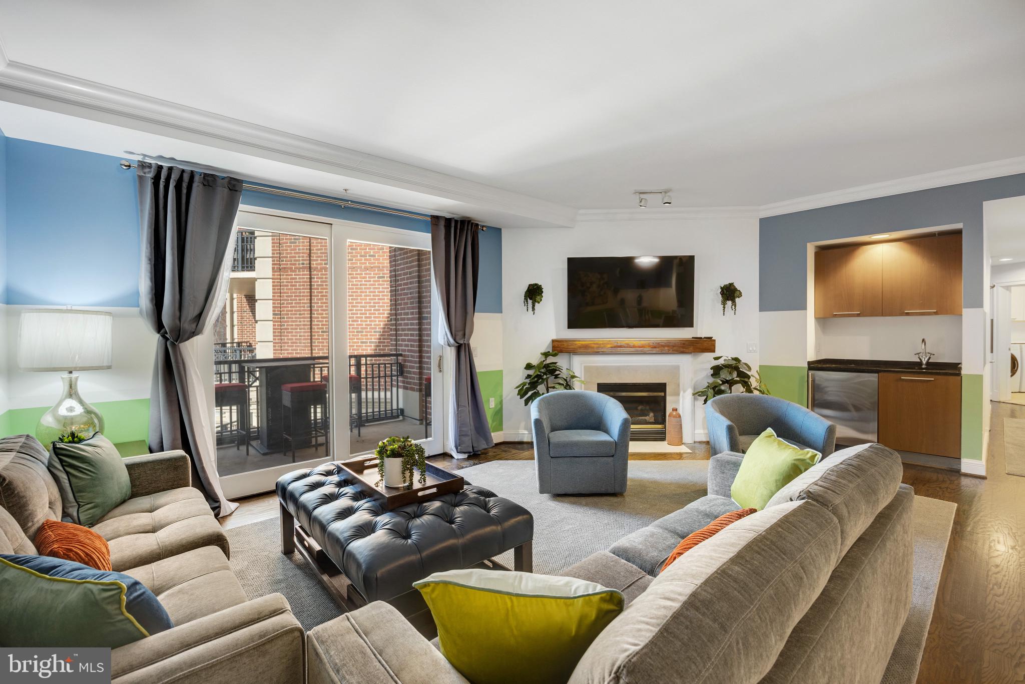 THE RITZ-CARLTON RESIDENCES - Residential