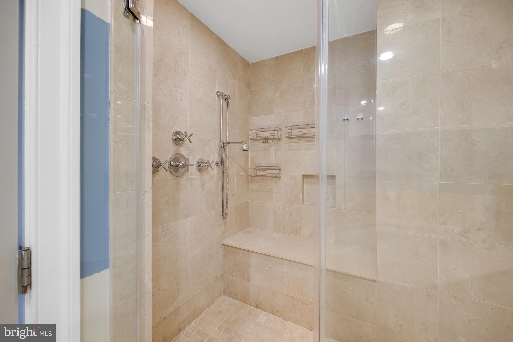 THE RITZ-CARLTON RESIDENCES - Residential