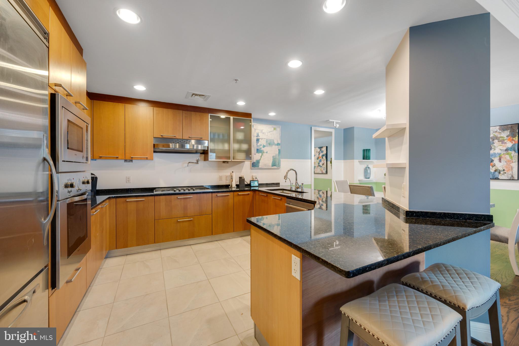 THE RITZ-CARLTON RESIDENCES - Residential