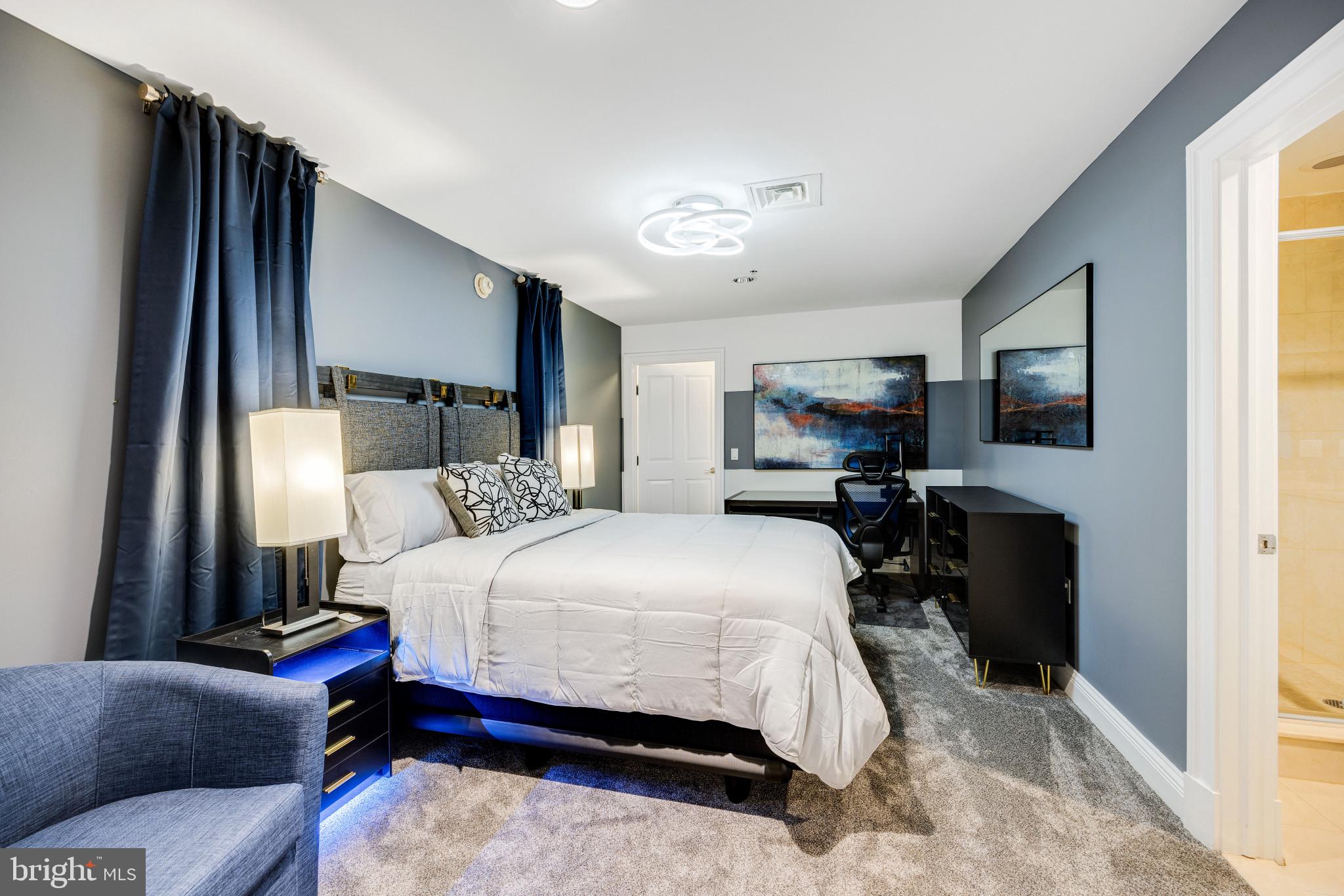 THE RITZ-CARLTON RESIDENCES - Residential