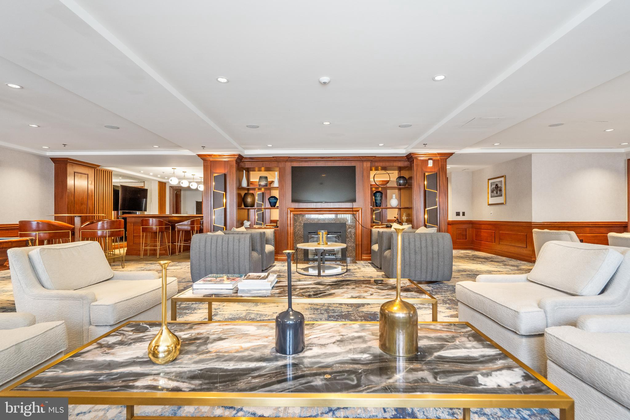 THE RITZ-CARLTON RESIDENCES - Residential