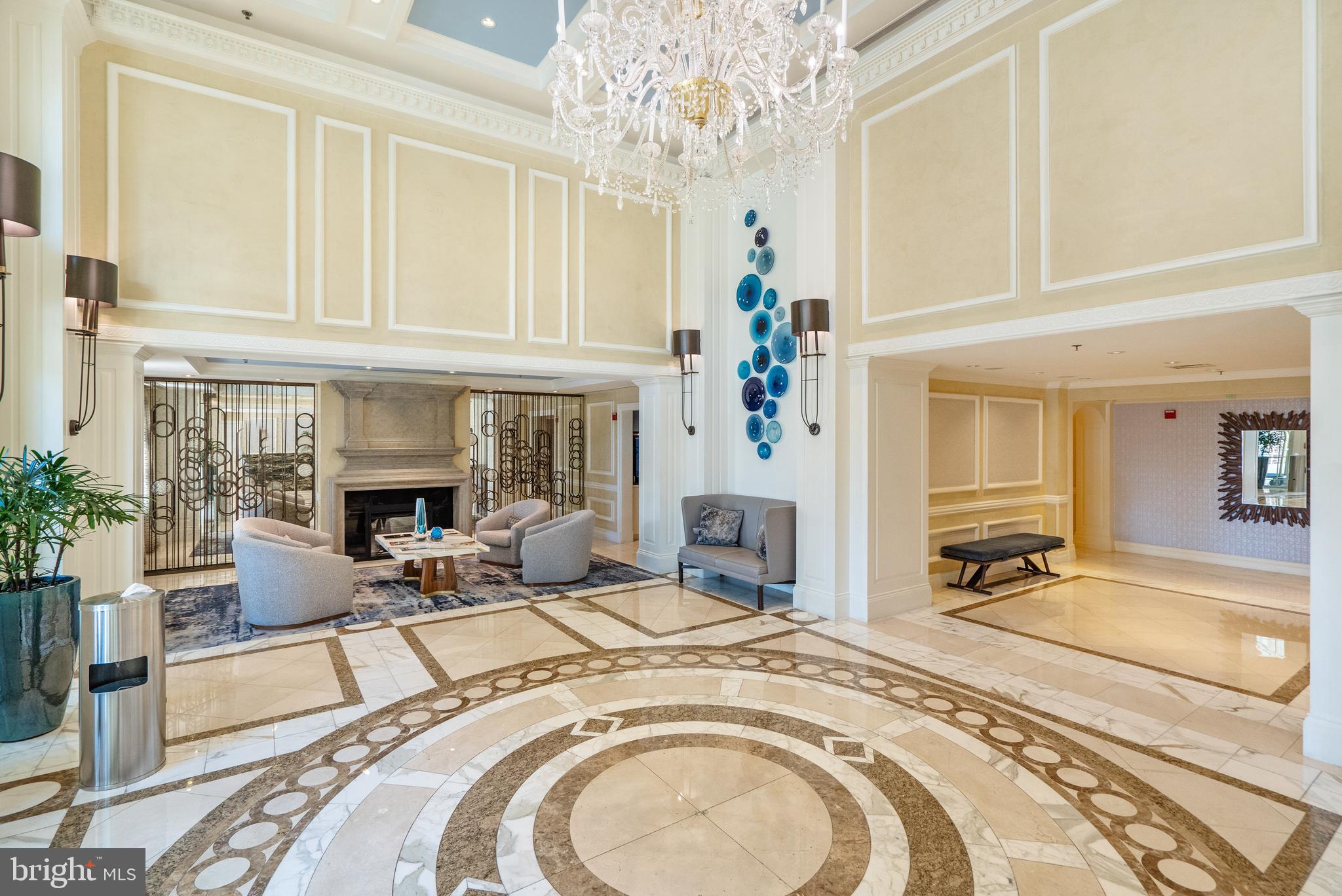 THE RITZ-CARLTON RESIDENCES - Residential