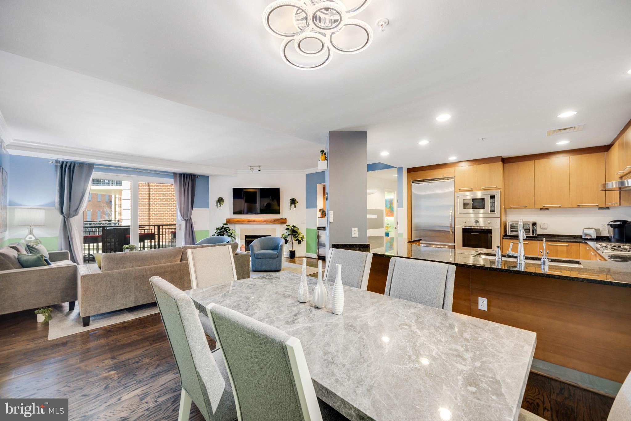 THE RITZ-CARLTON RESIDENCES - Residential