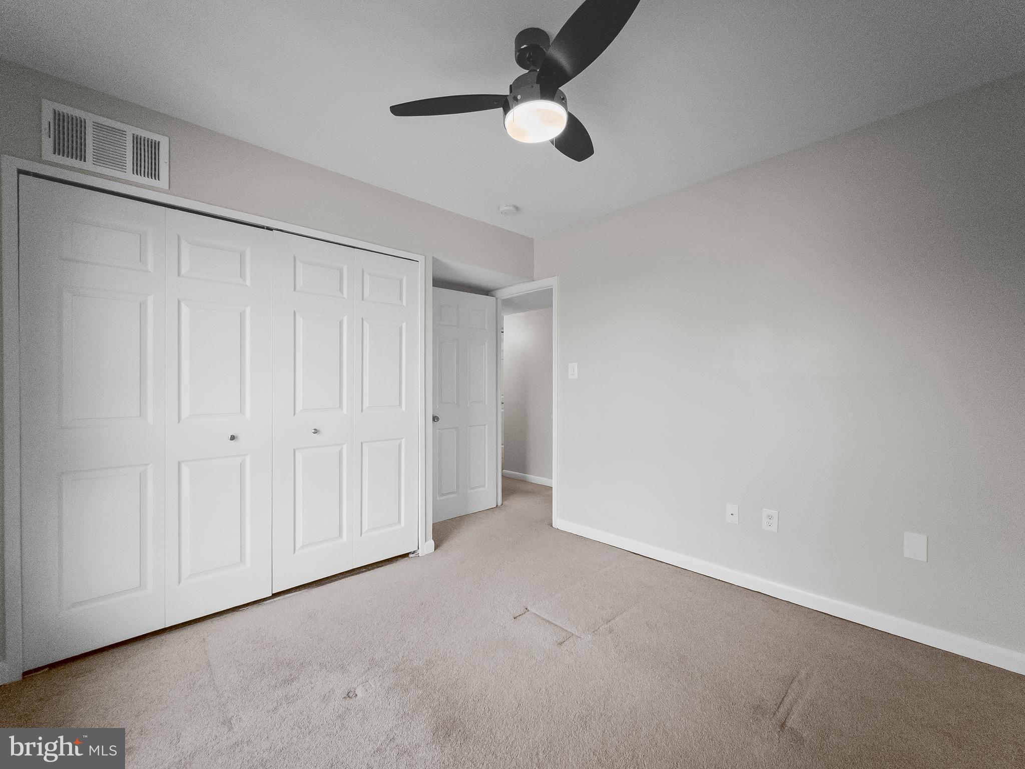 CAMELBACK VILLAGE - Residential