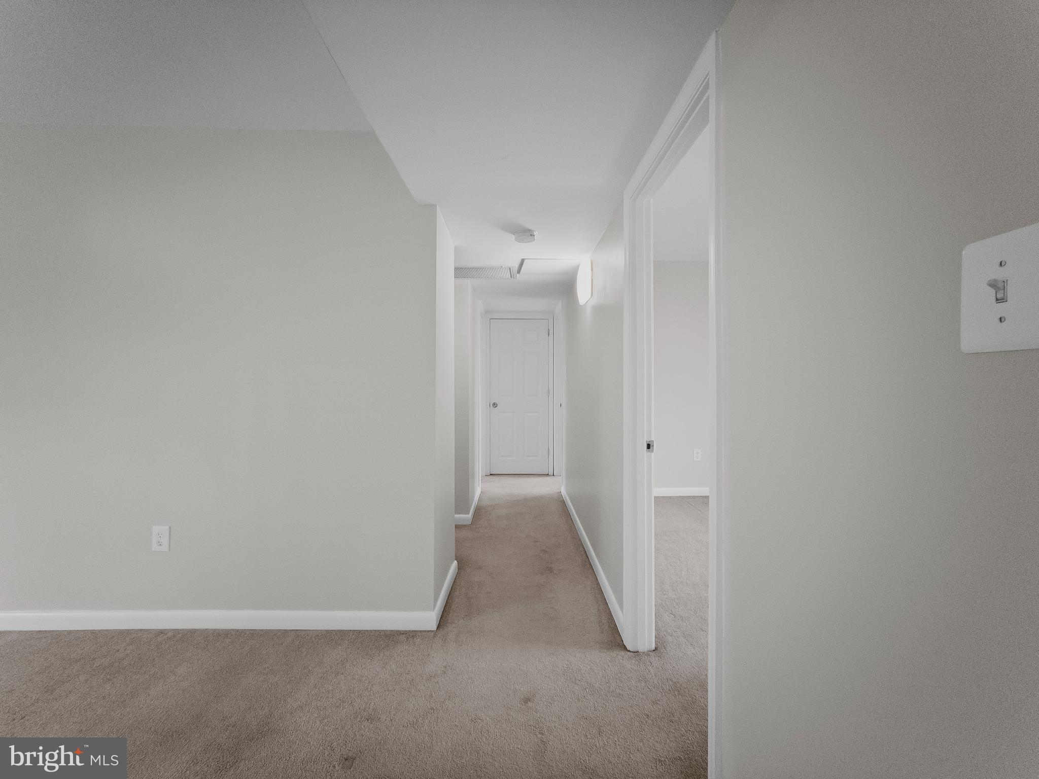 CAMELBACK VILLAGE - Residential