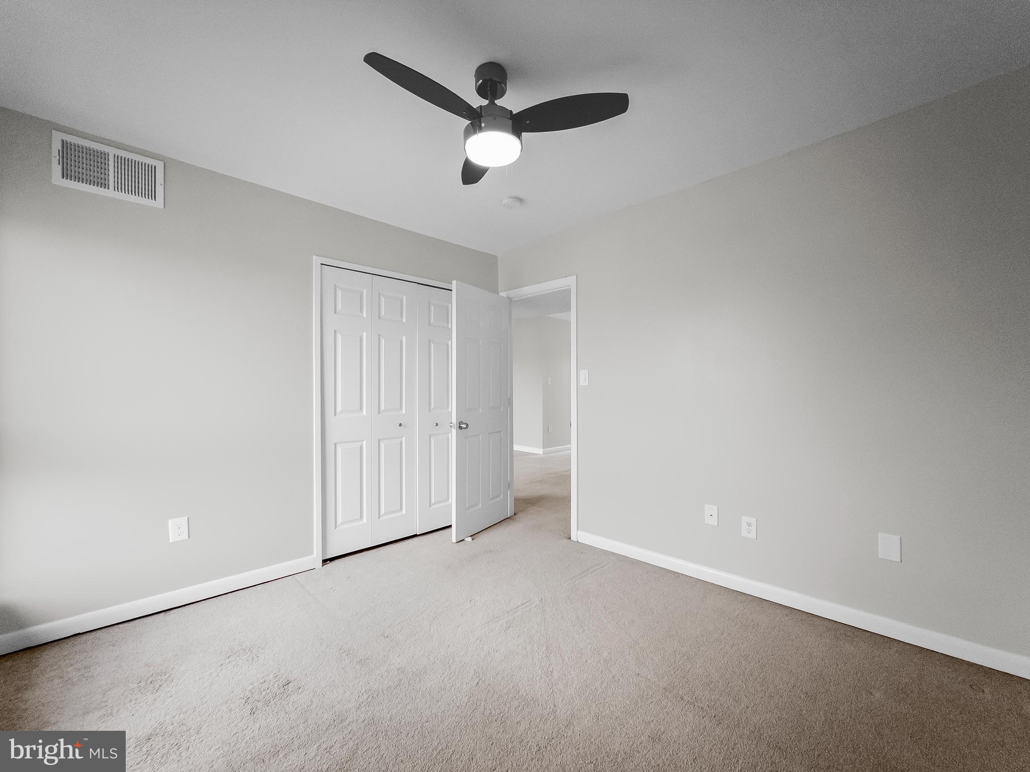 CAMELBACK VILLAGE - Residential