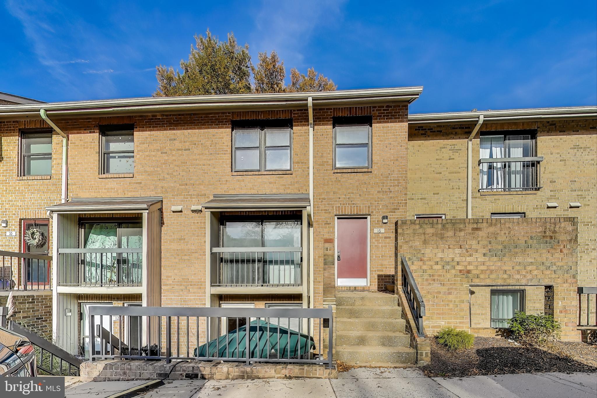 BRISTOL SQUARE - Residential Lease