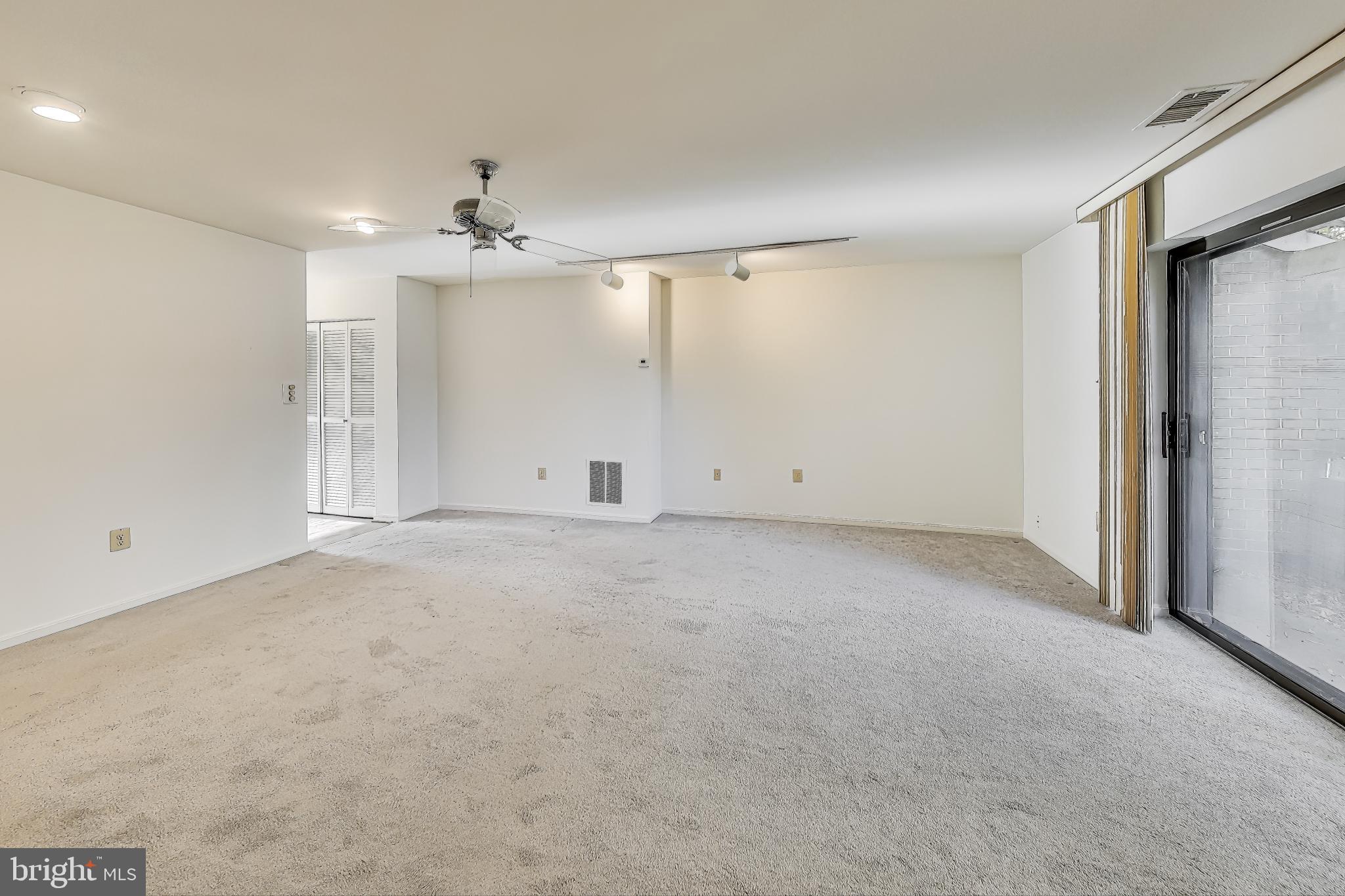 BRISTOL SQUARE - Residential Lease