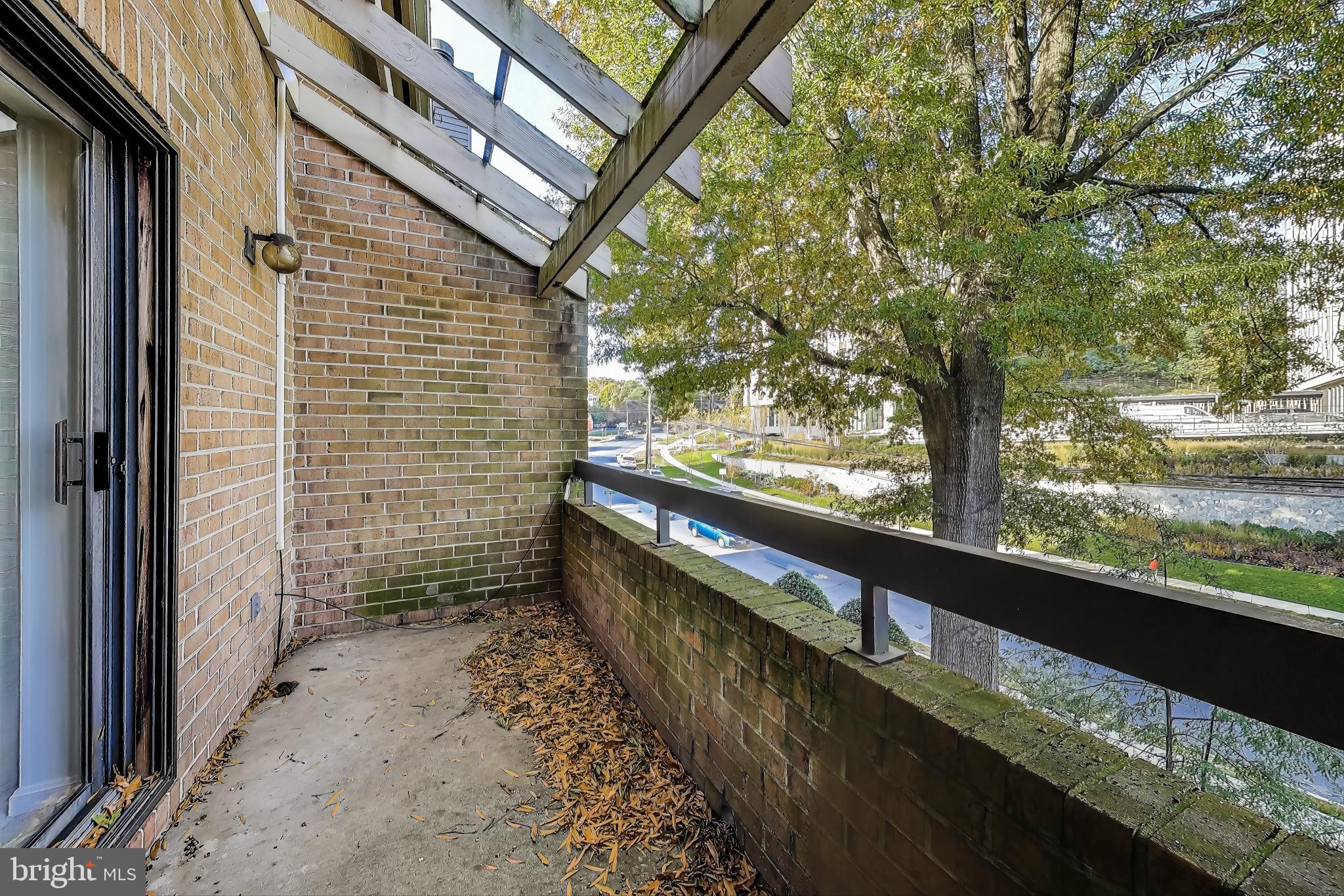 BRISTOL SQUARE - Residential Lease