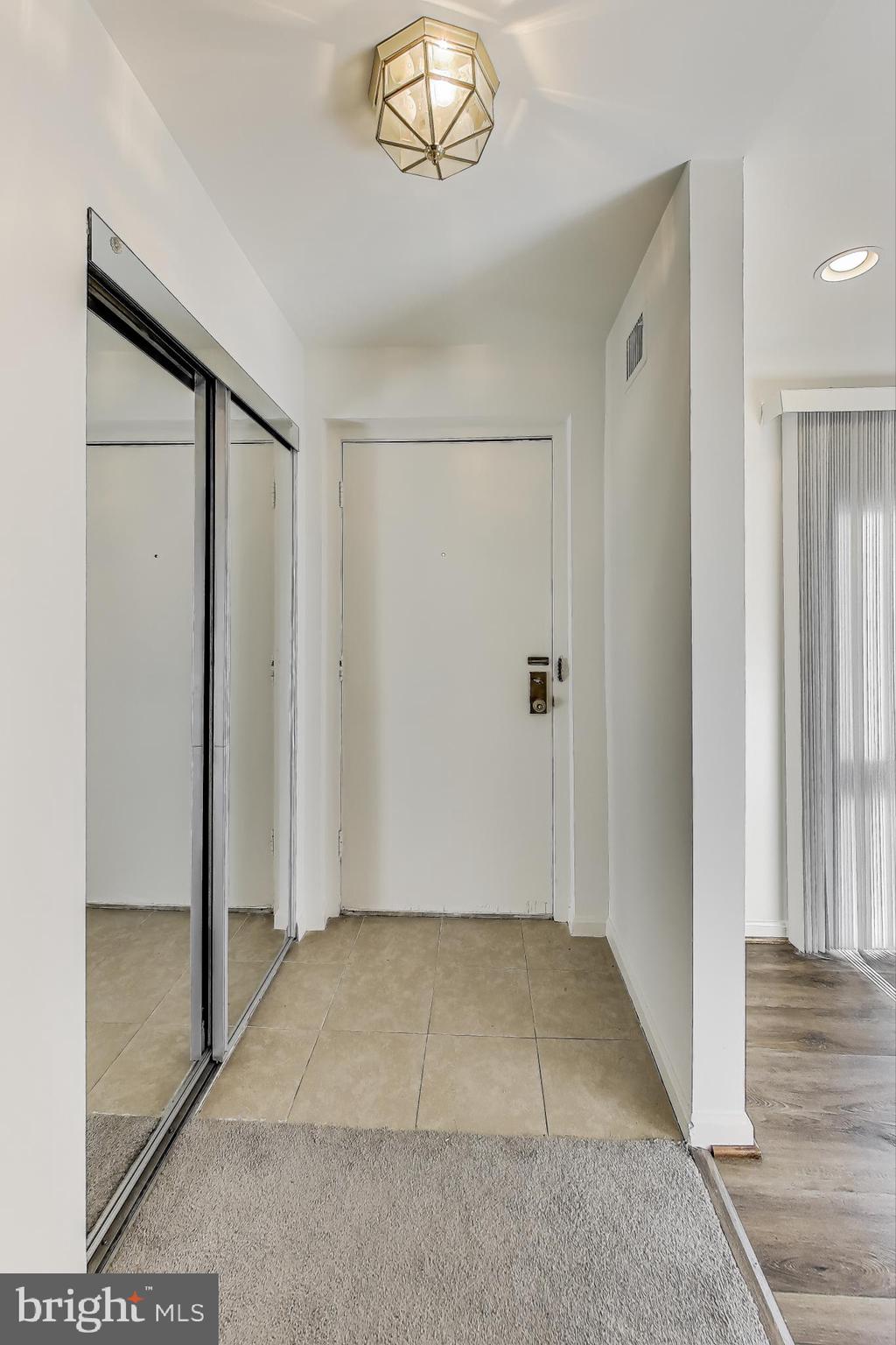 BRISTOL SQUARE - Residential Lease