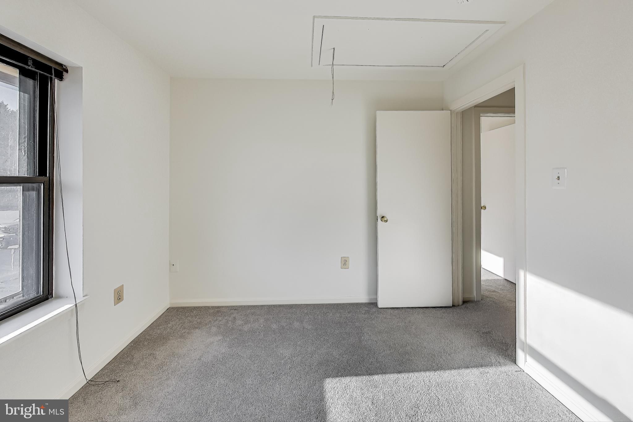 BRISTOL SQUARE - Residential Lease