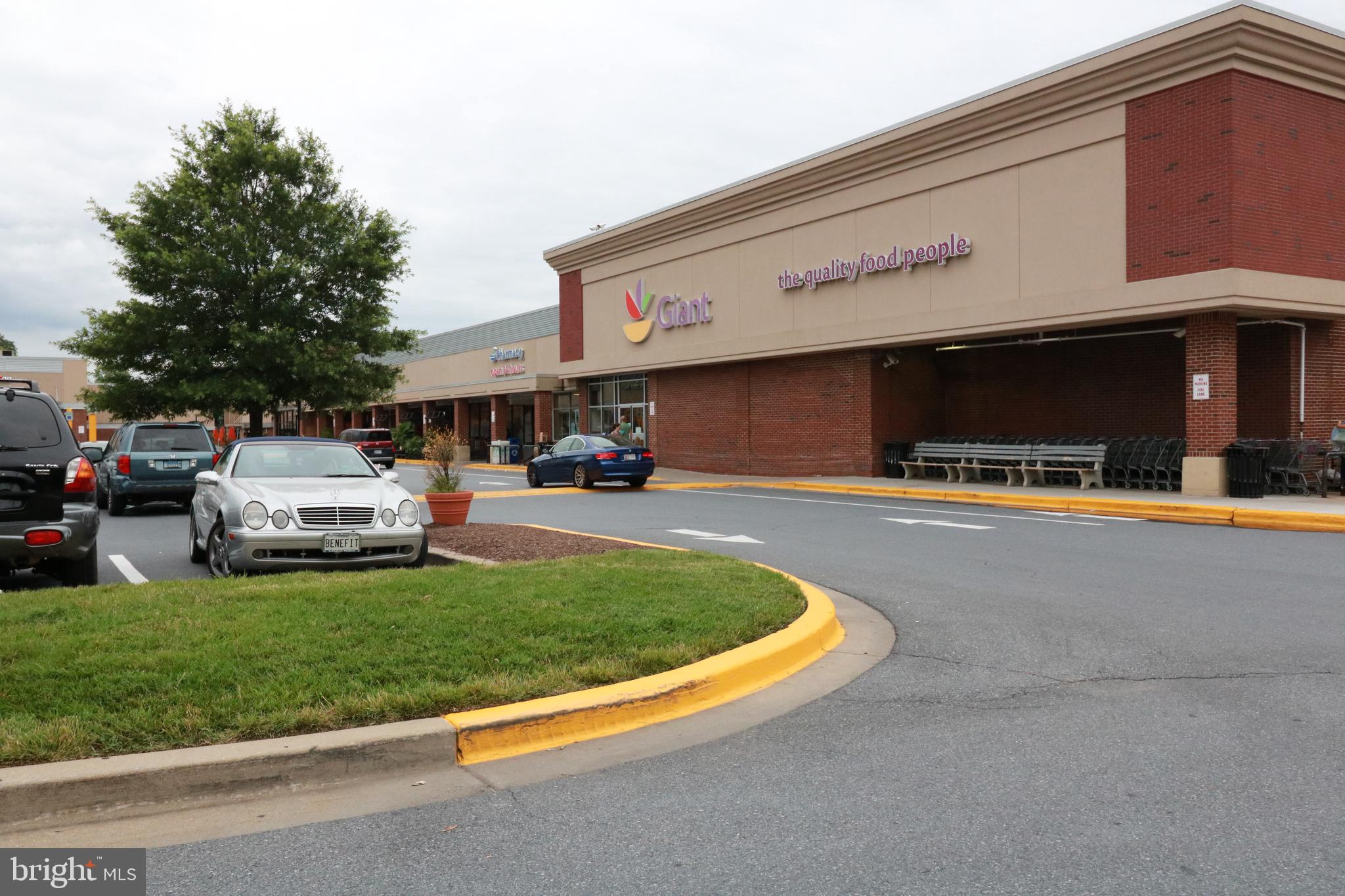 BRISTOL SQUARE - Residential Lease