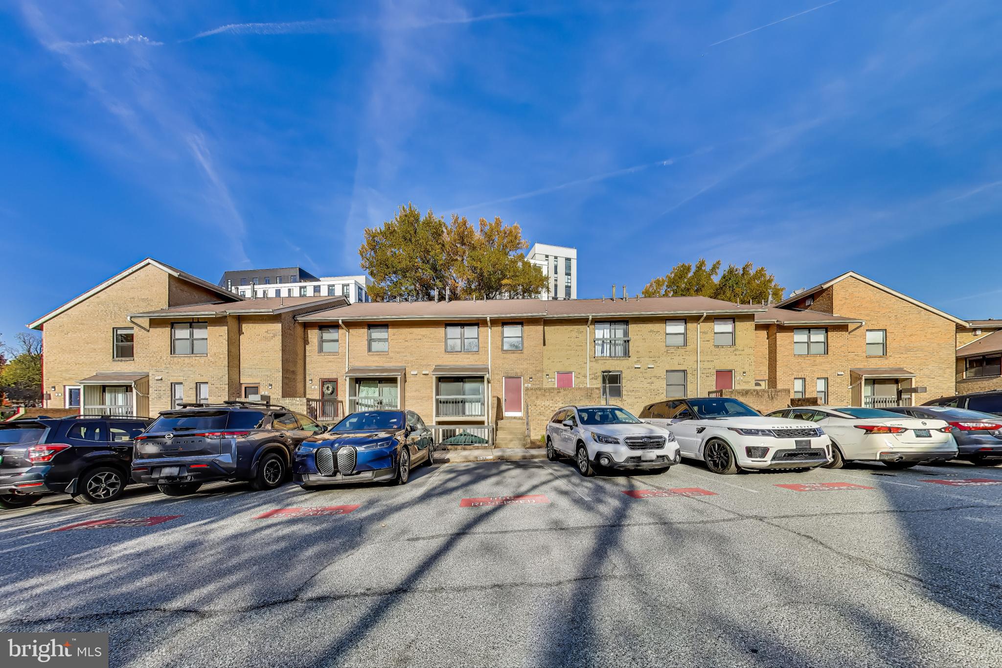 BRISTOL SQUARE - Residential Lease