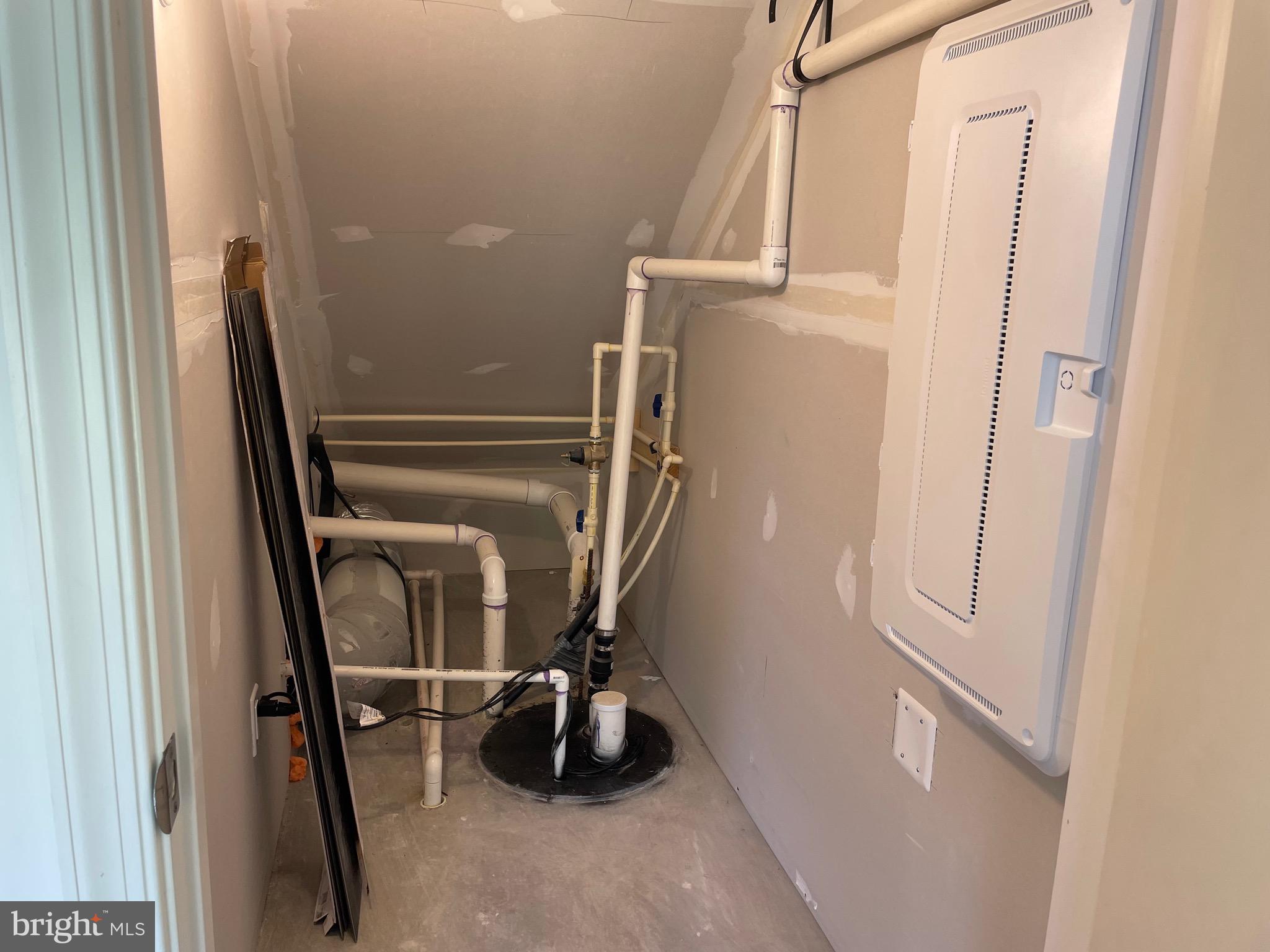 WHISPERING PINES - Residential Lease