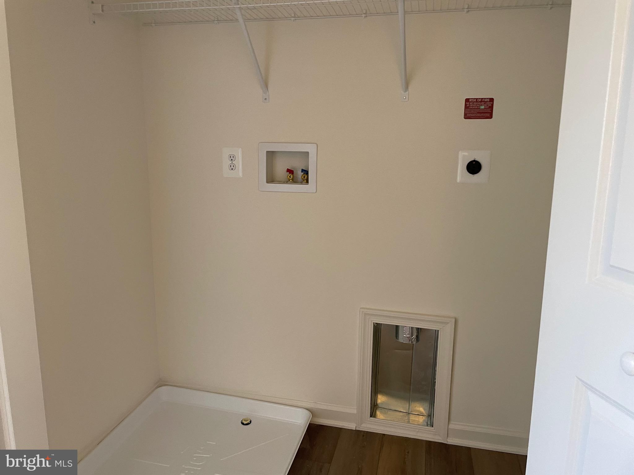 WHISPERING PINES - Residential Lease