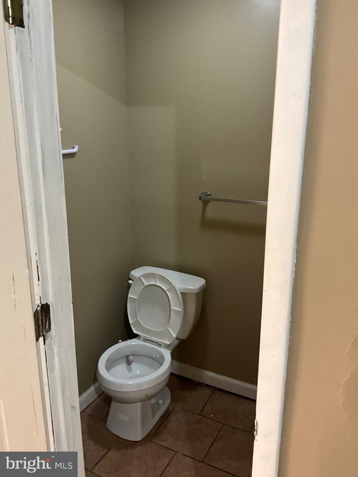 ALLEGHENY WEST - Commercial Lease