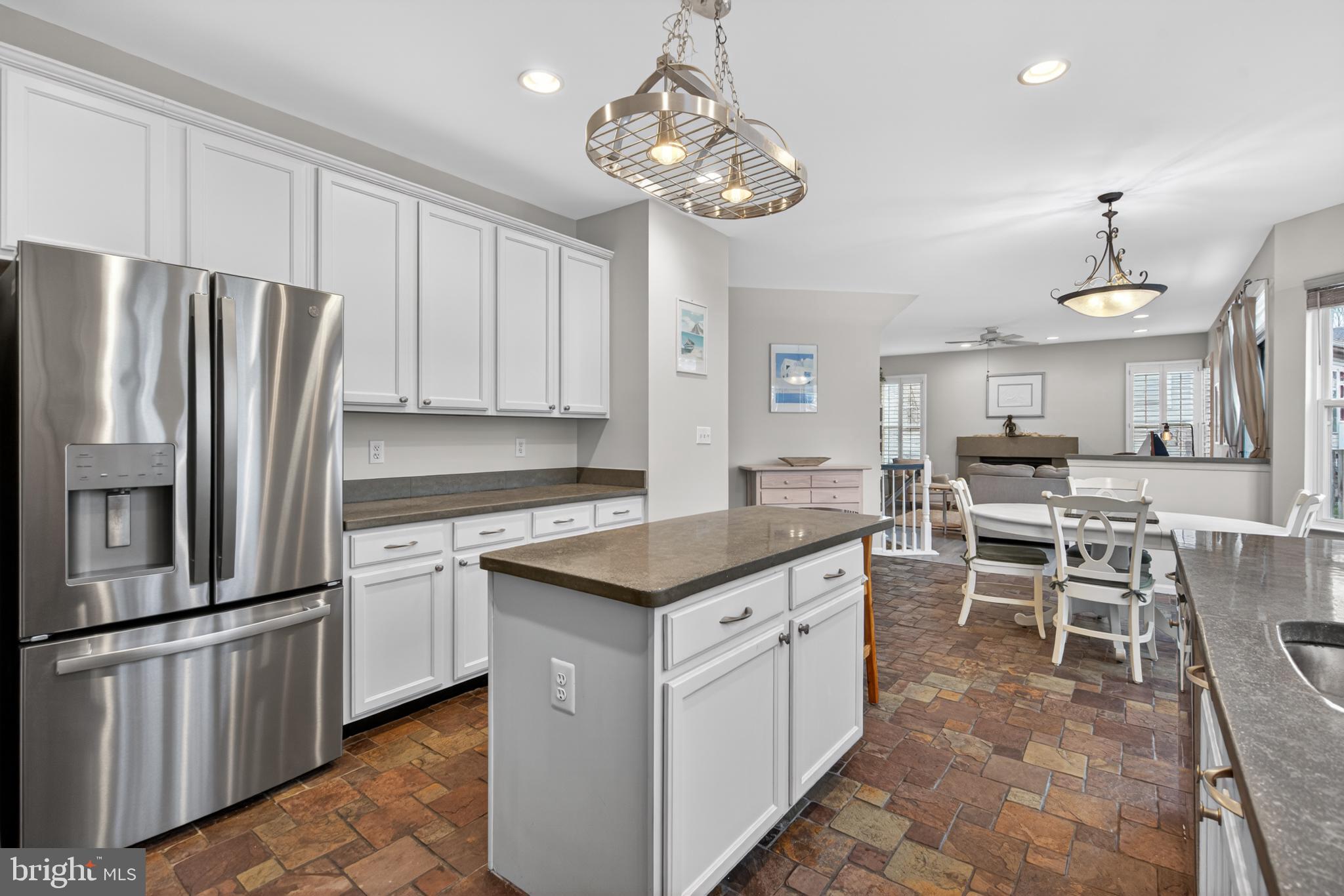 CENTRE RIDGE - Residential