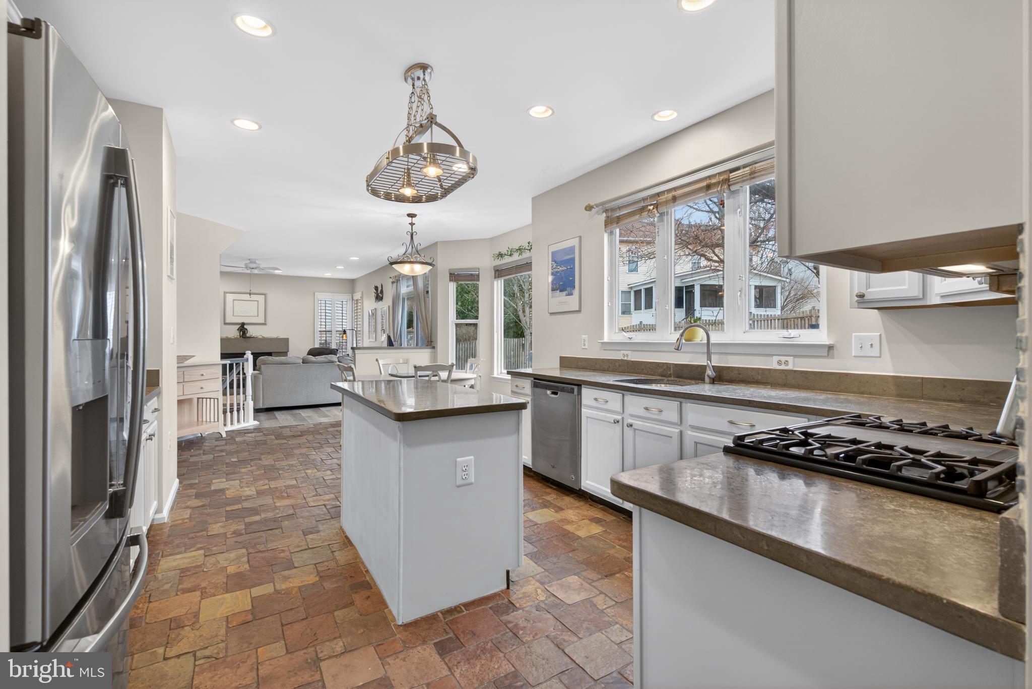 CENTRE RIDGE - Residential