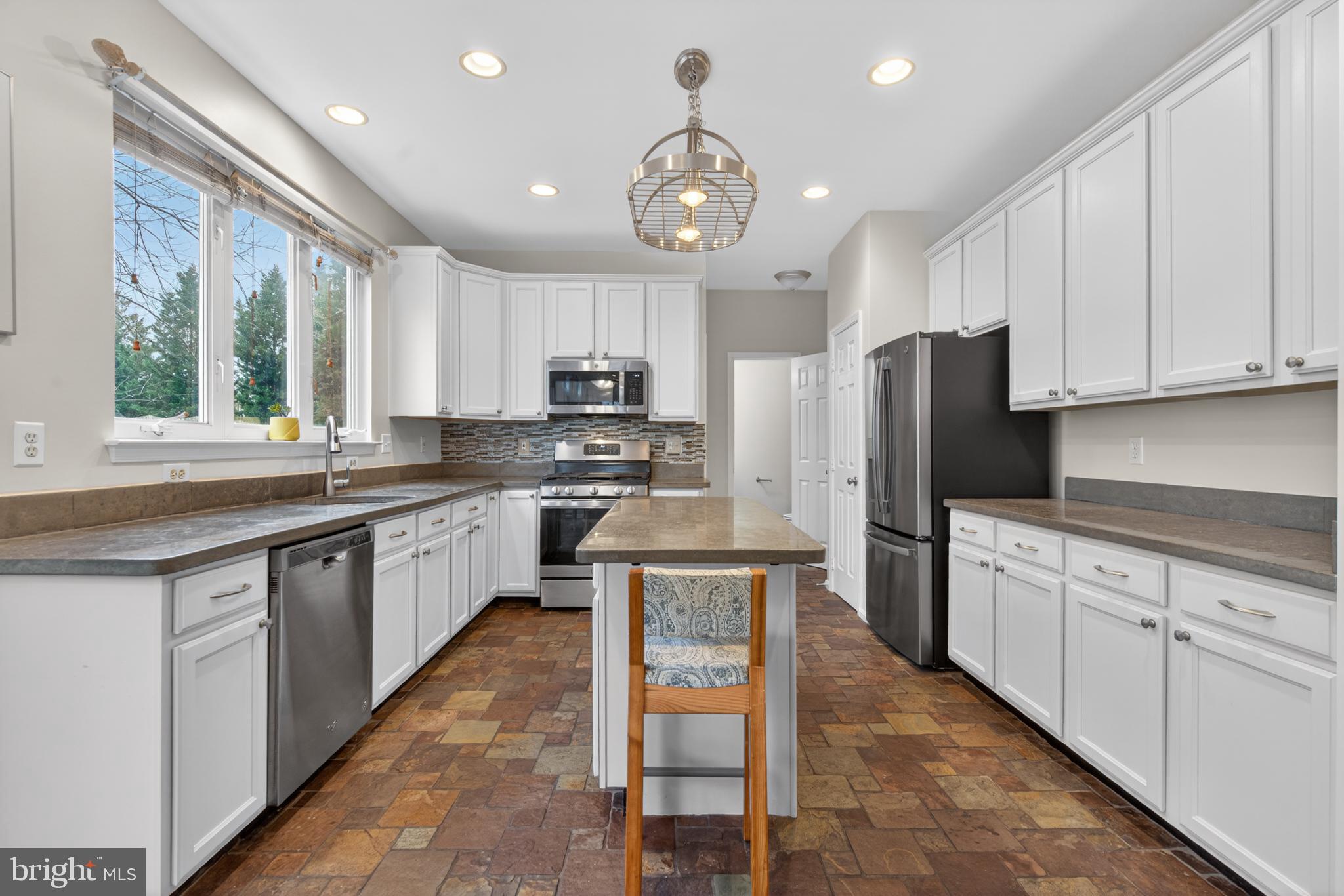 CENTRE RIDGE - Residential