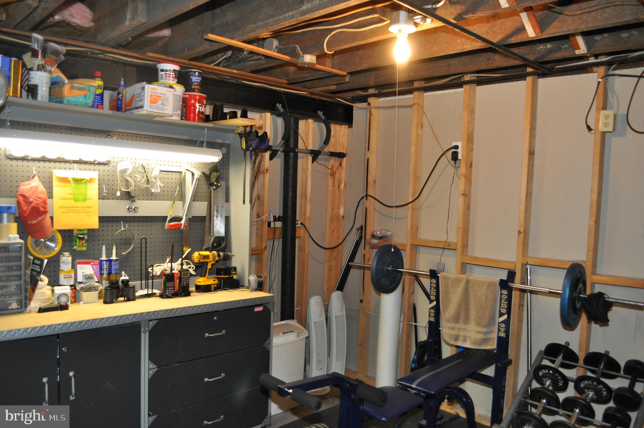 STRATHCONA-HILLCROFT - Residential