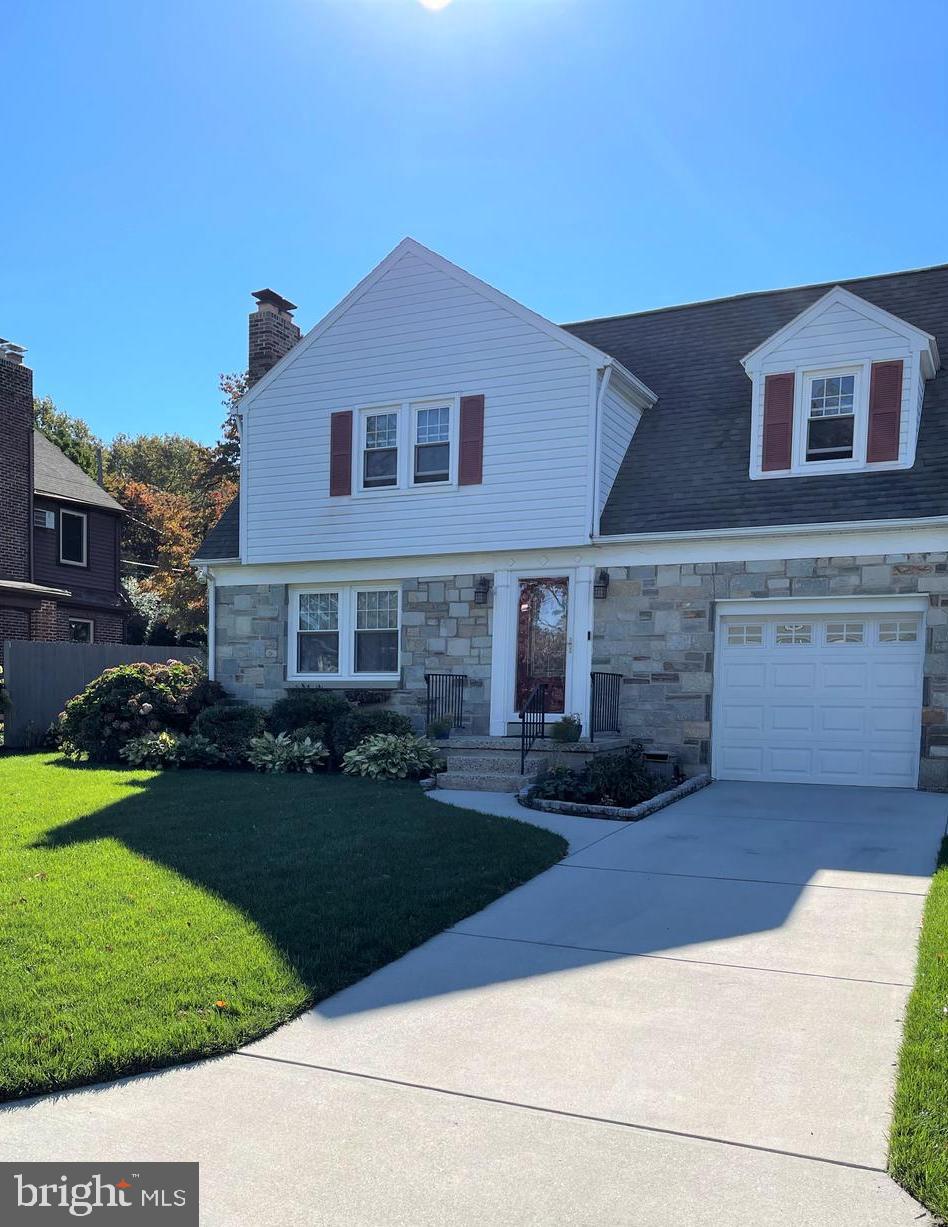 STRATHCONA-HILLCROFT - Residential