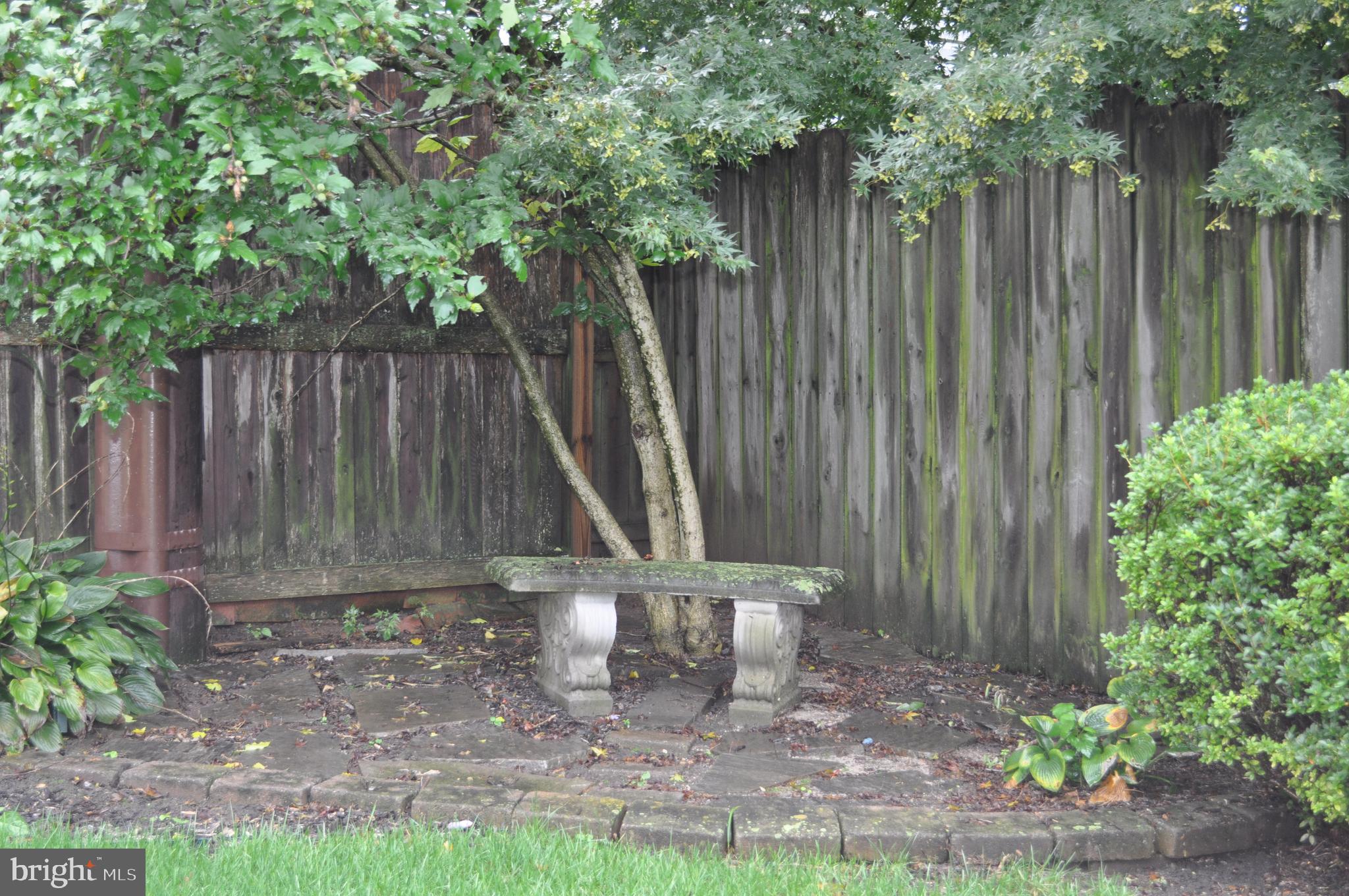 STRATHCONA-HILLCROFT - Residential