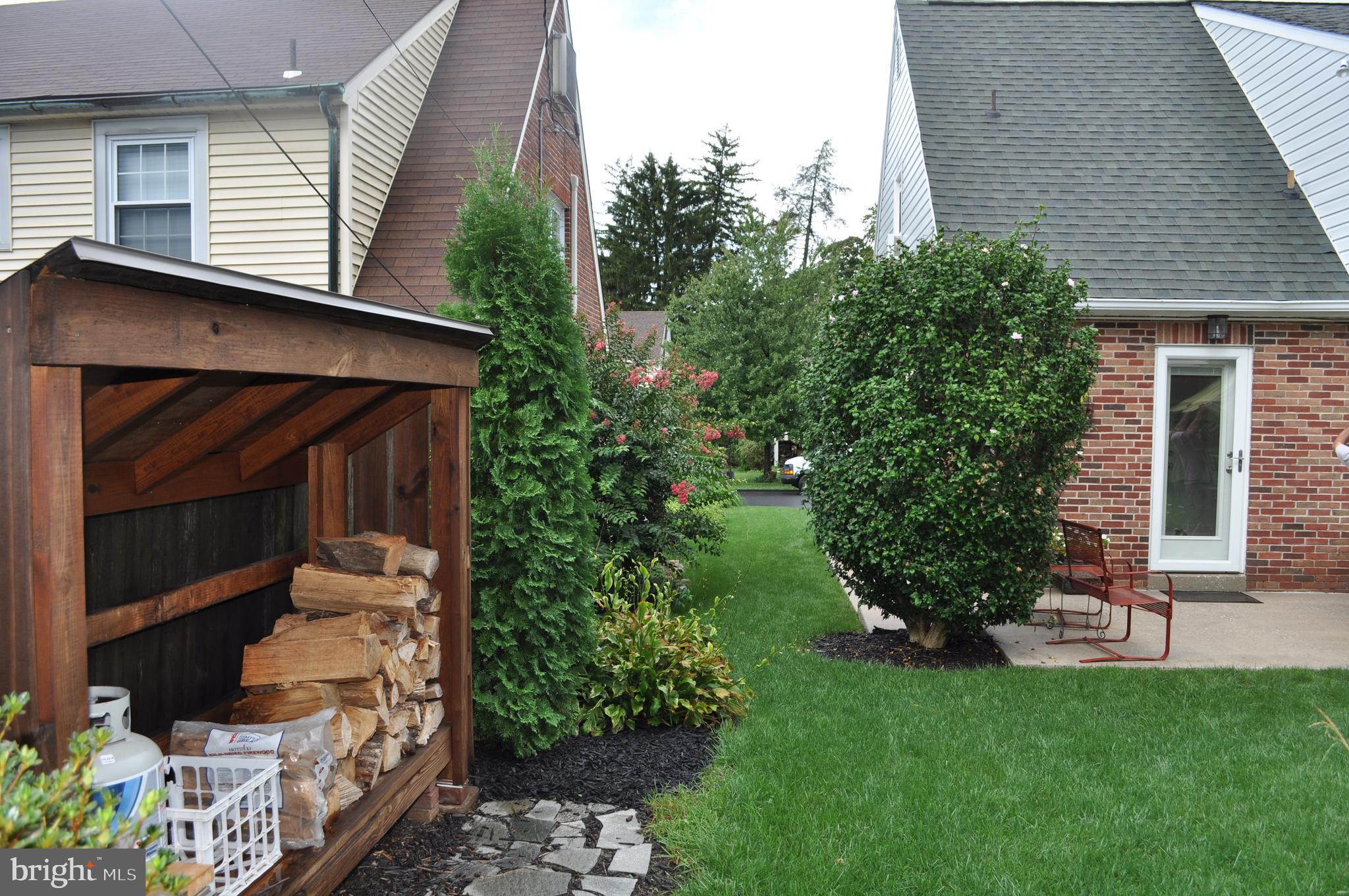 STRATHCONA-HILLCROFT - Residential