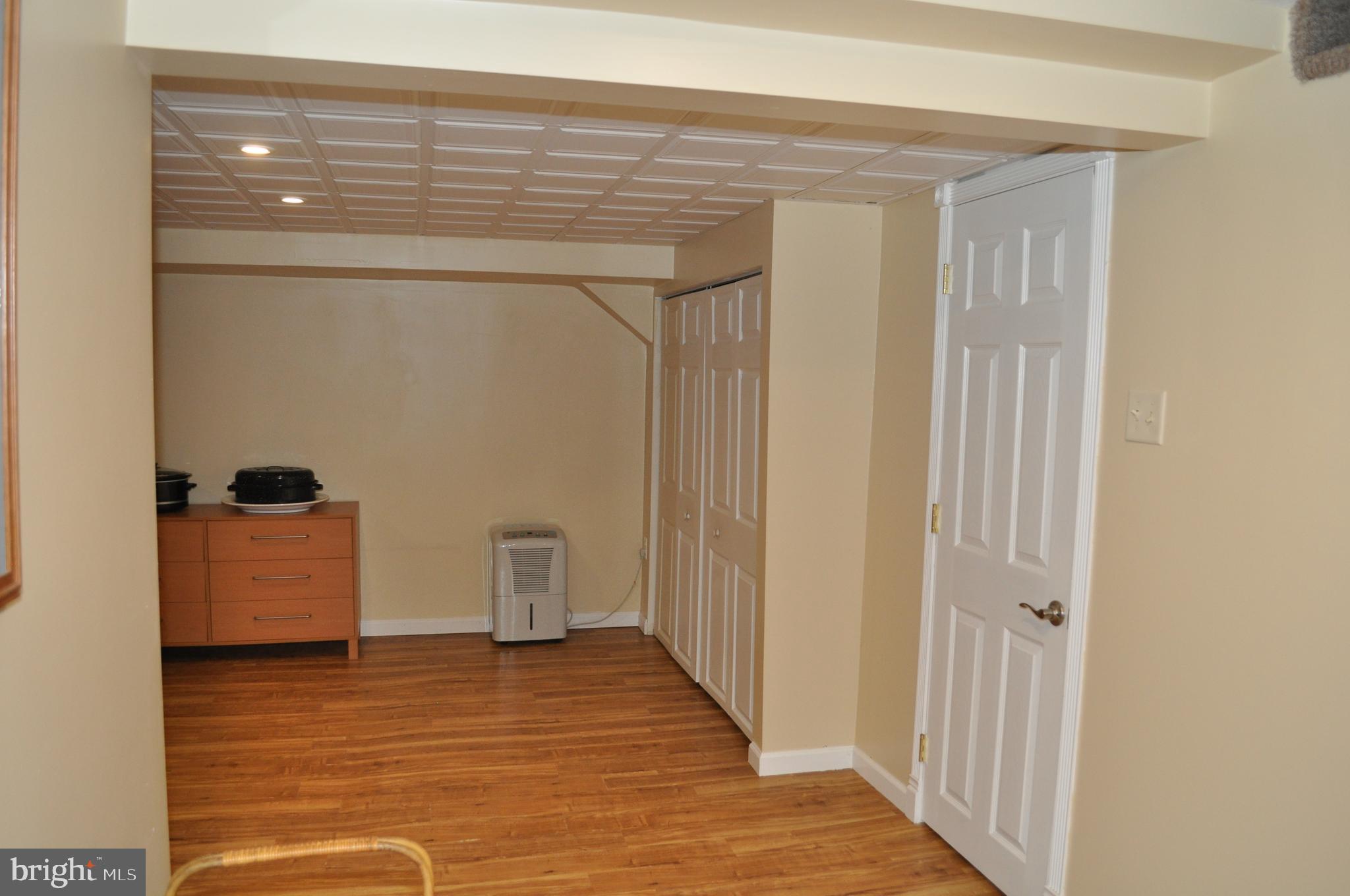 STRATHCONA-HILLCROFT - Residential