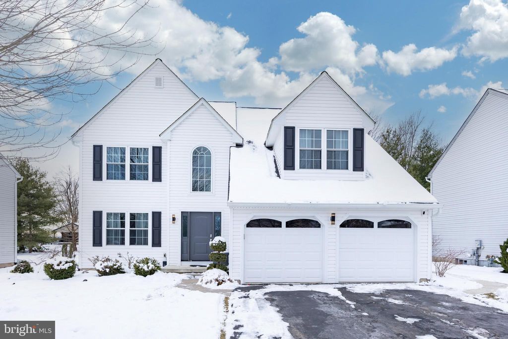 Photo of 66 King Way, ROYERSFORD, PA 19468 (MLS # PAMC2166030)