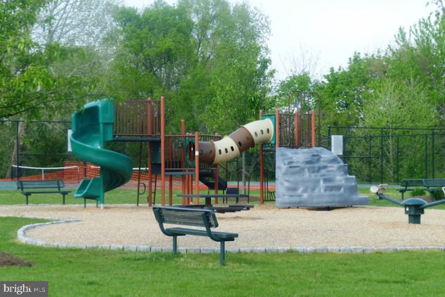 WATERFORD GREENE - Residential