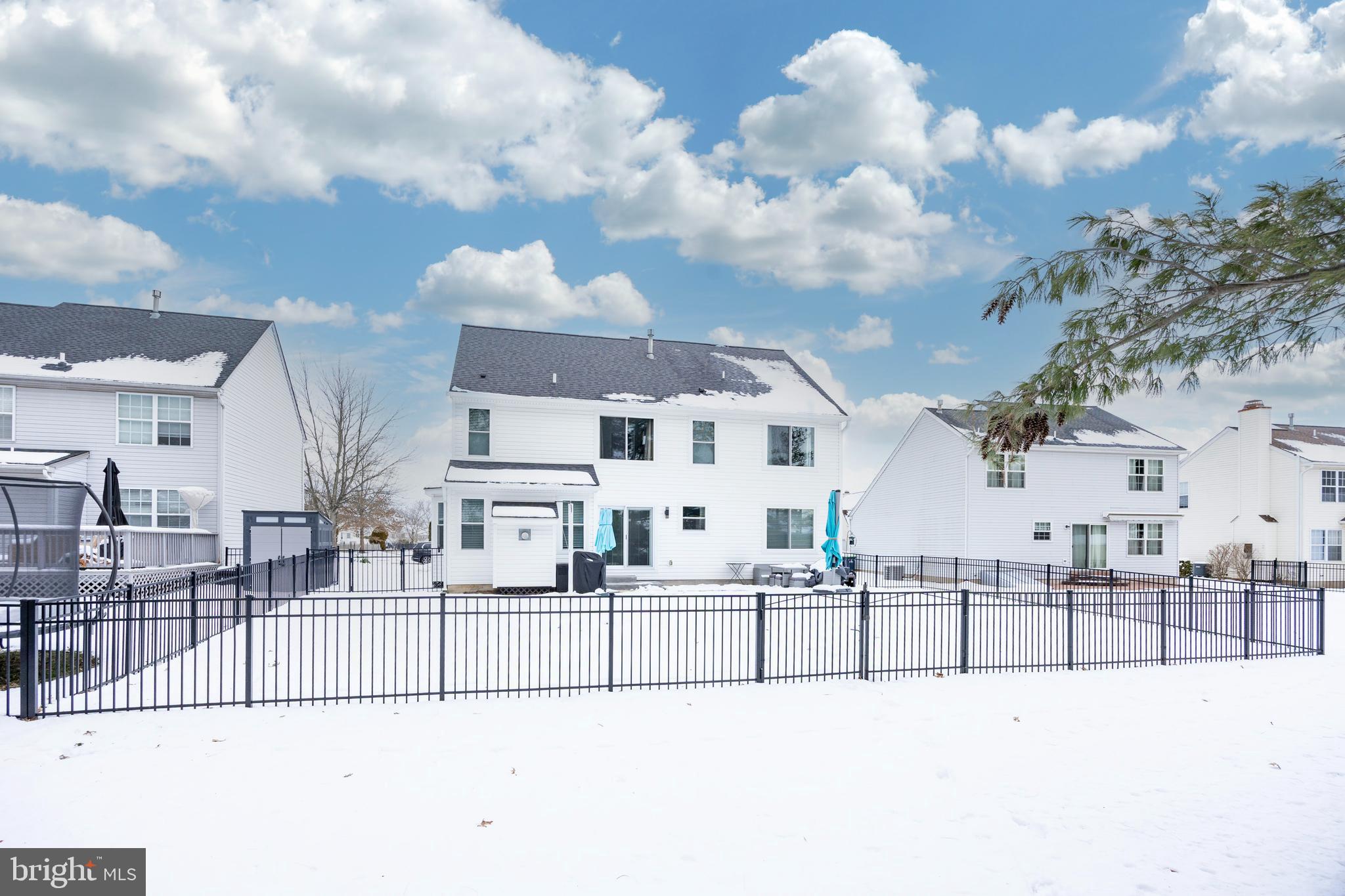 WATERFORD GREENE - Residential