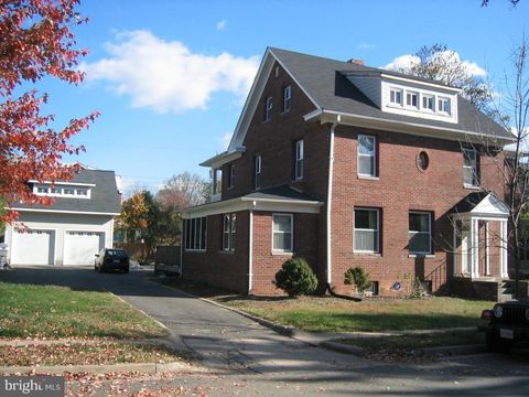 821 N JACKSON STREET ARLINGTON VA 22201