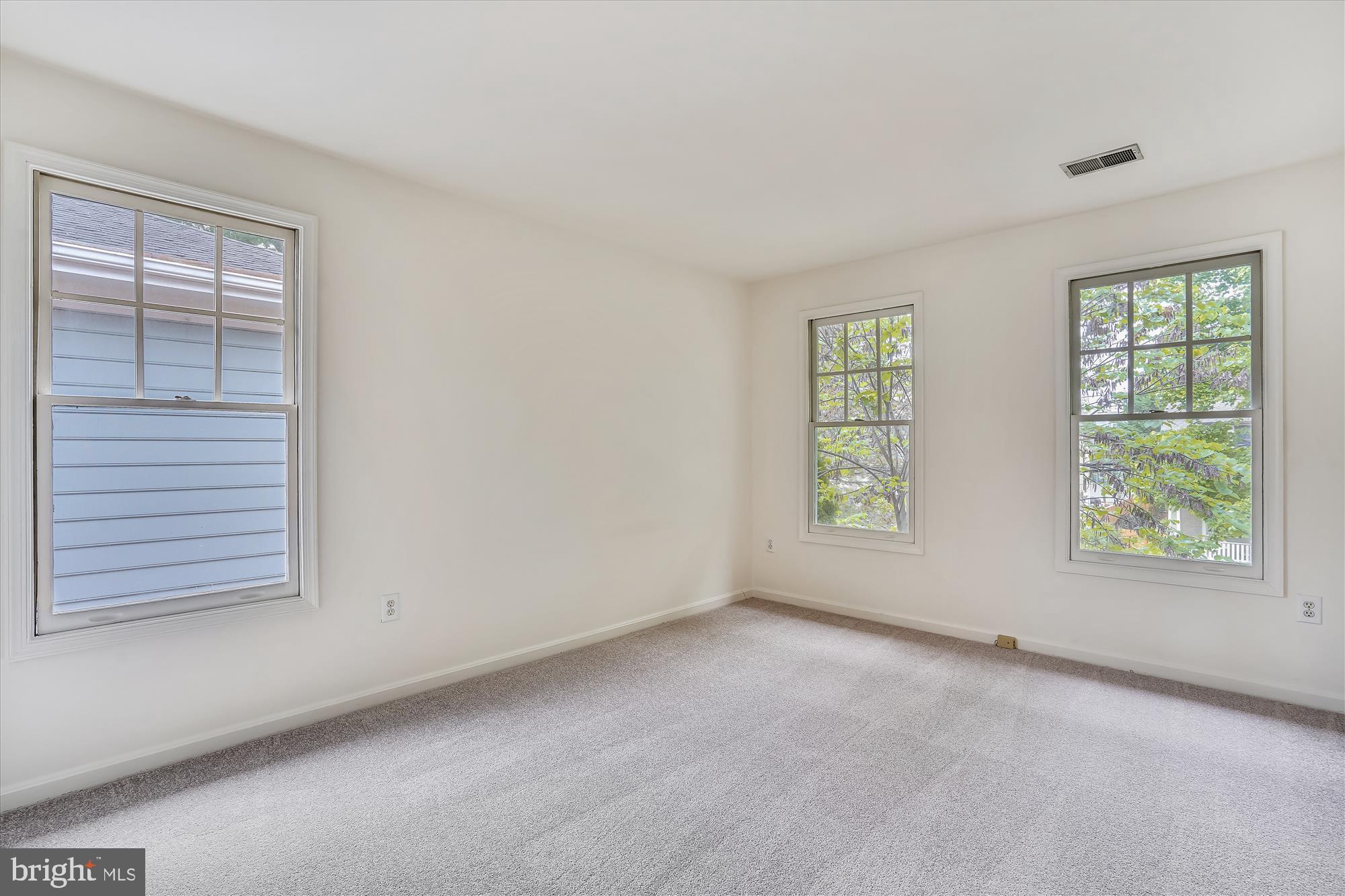 CLARENDON - Residential Lease